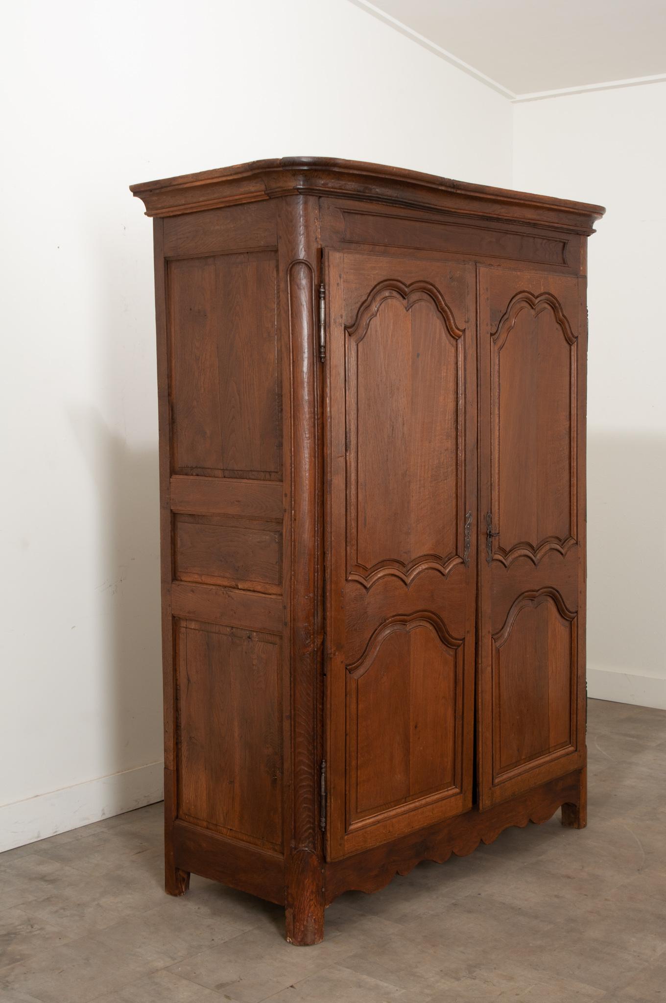 French 18th Century Solid Oak Armoire In Good Condition In Baton Rouge, LA