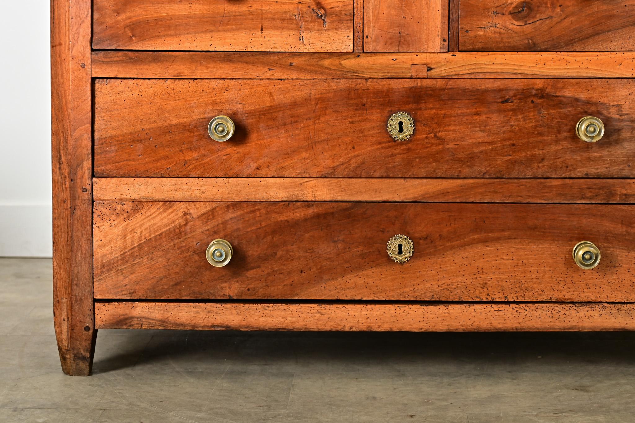 French 18th Century Solid Walnut Commode For Sale 1