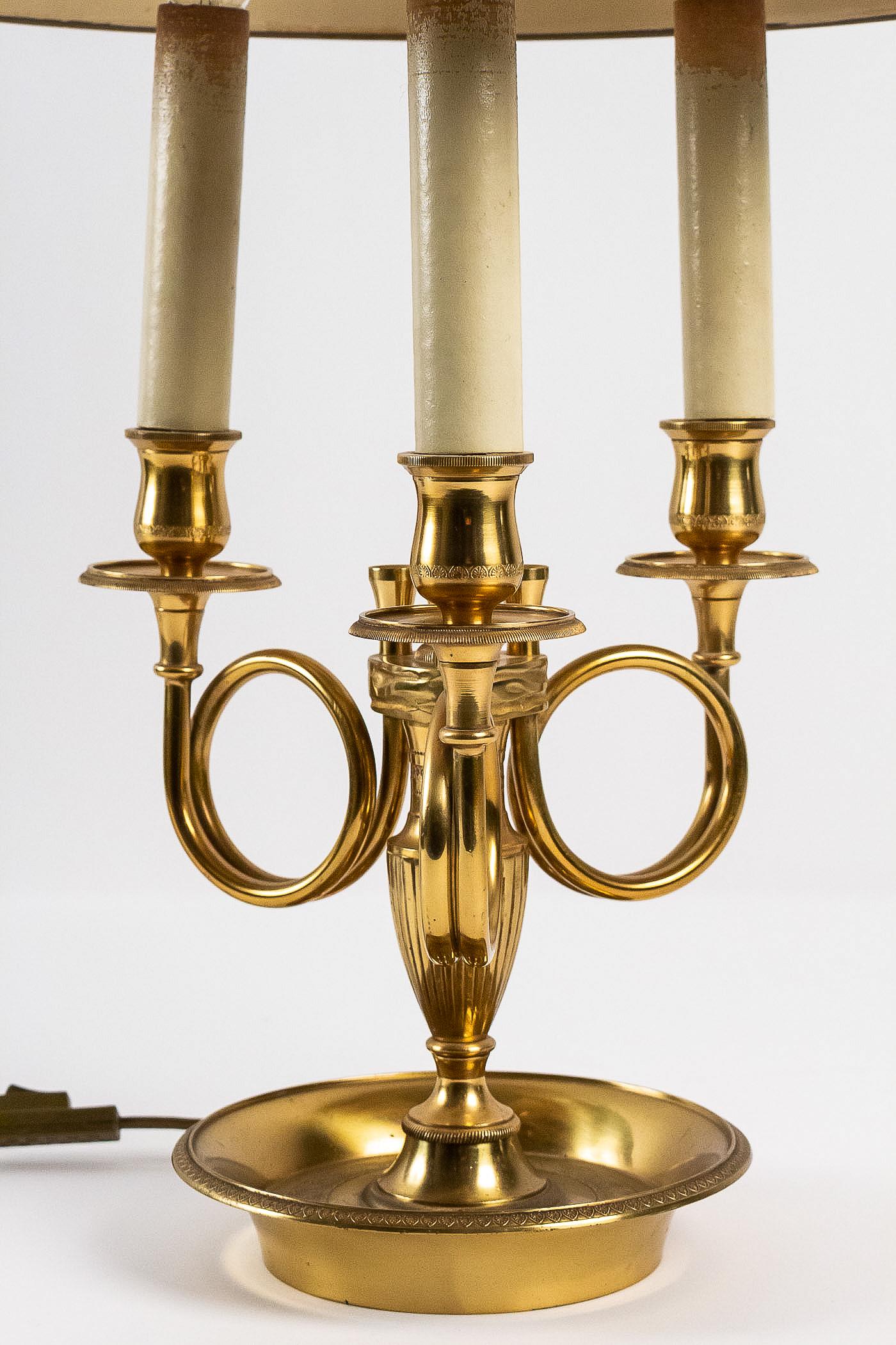 French 18th-Century Style Gilt-Bronze & Tole Three Lights Table Bouillotte Lamps In Good Condition For Sale In Saint Ouen, FR
