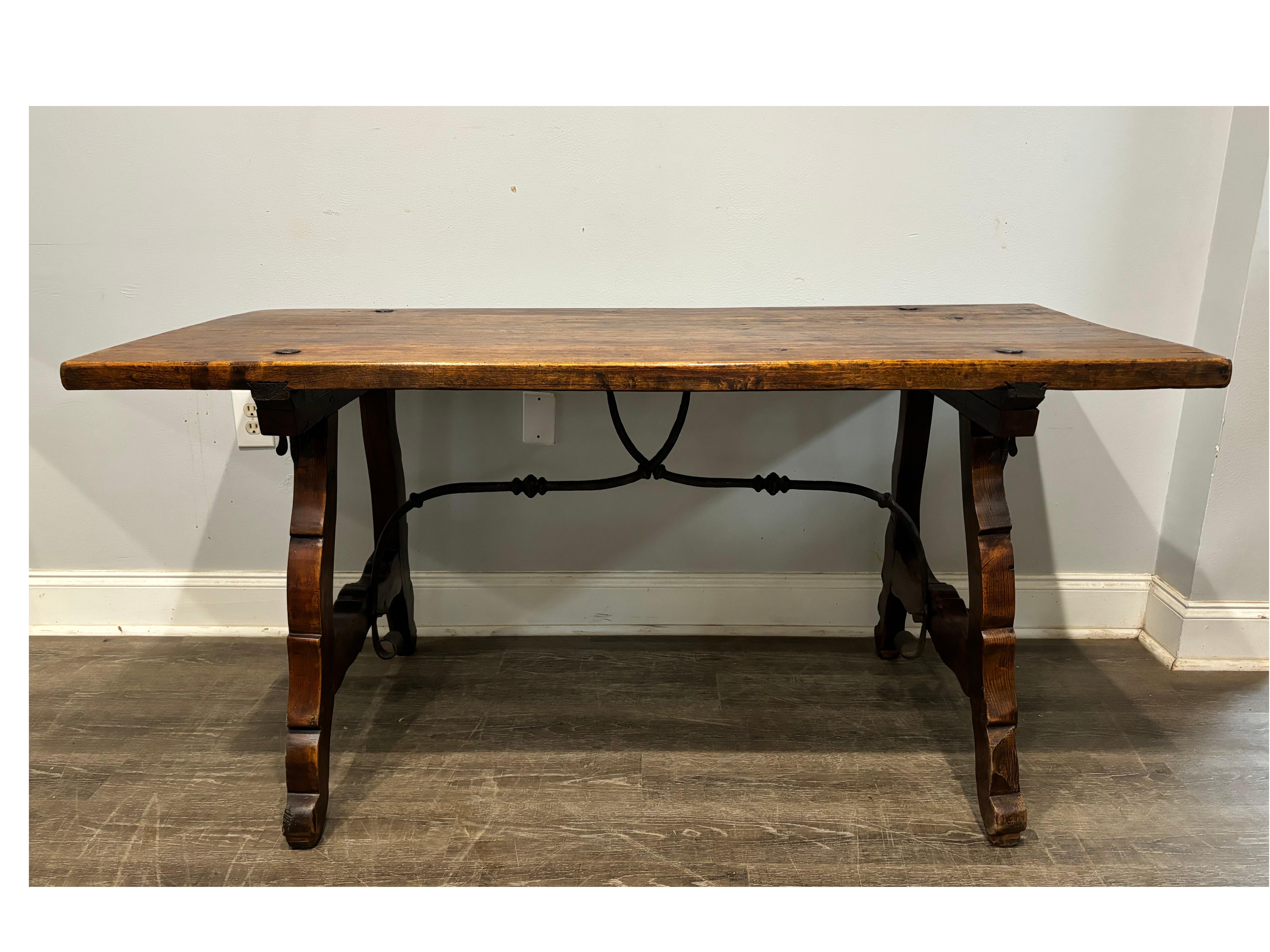 French 18th Century Table In Good Condition For Sale In Stockbridge, GA