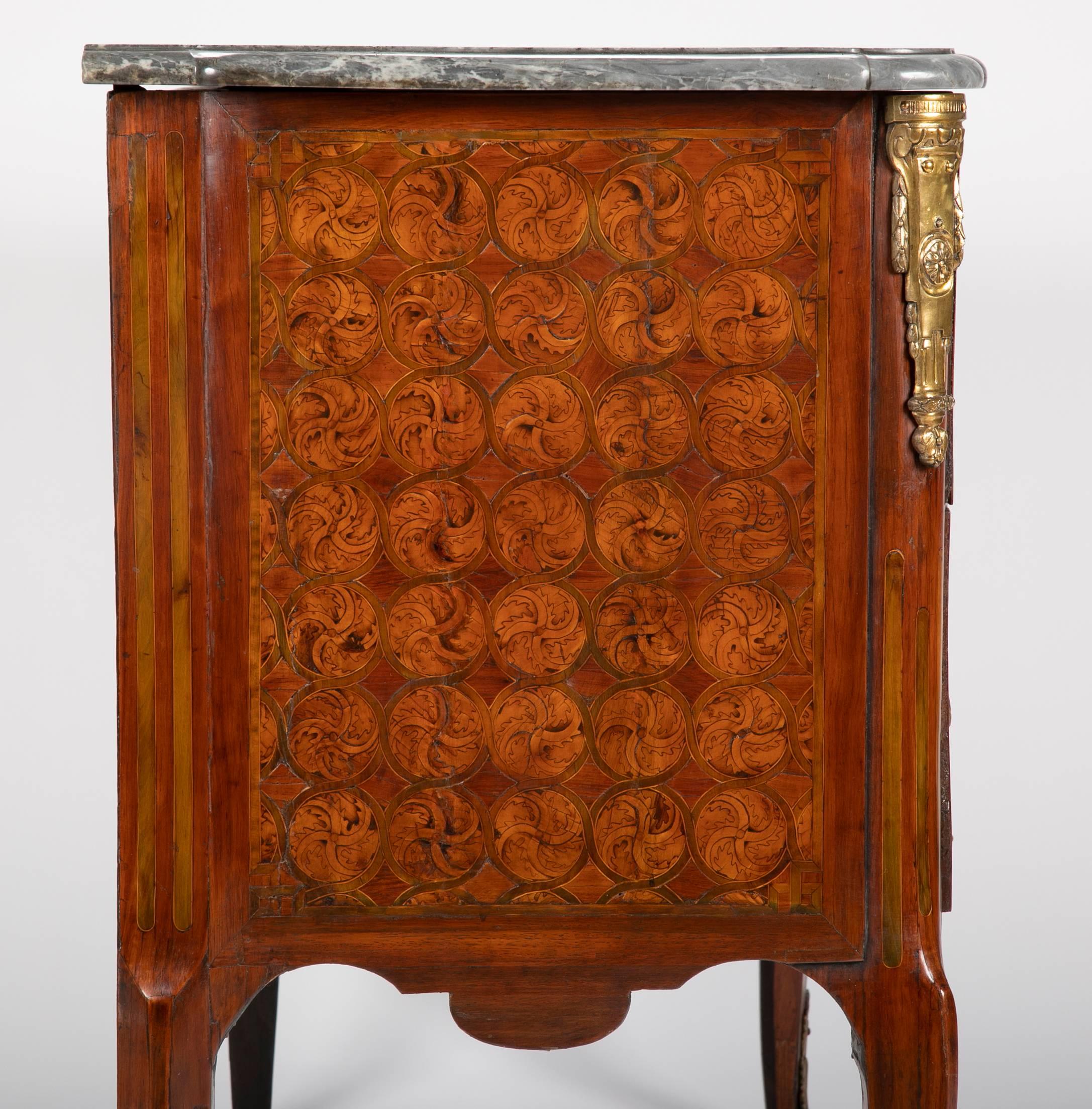 French 18th Century Transitional Period Commode For Sale 12