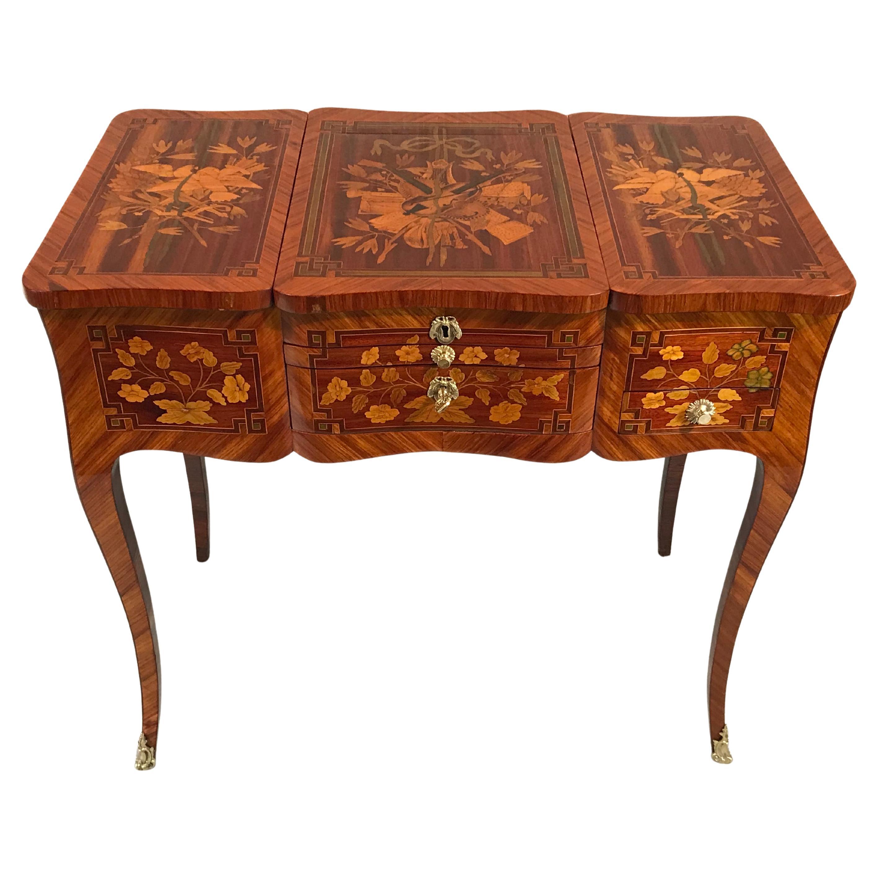 French 18th century Vanity or Poudreuse with exquisite Marquetry Decor