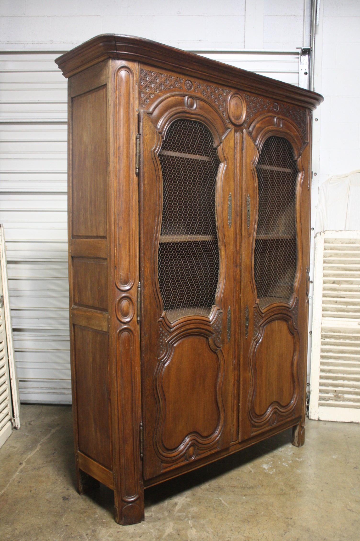 French 18th Century Vitrine or bookcase For Sale 10