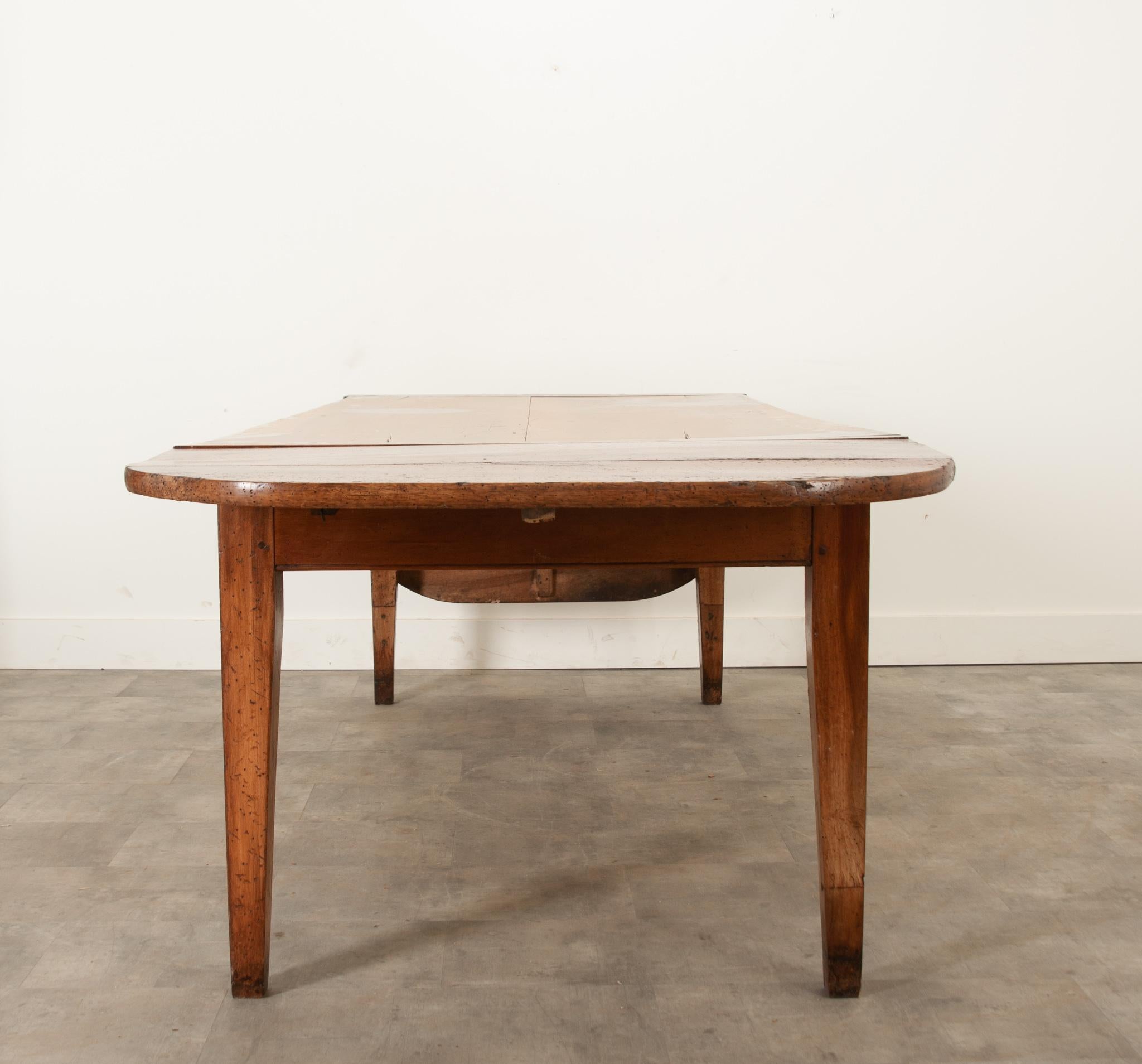 French 18th Century Walnut Drop Leaf Dining Table For Sale 10
