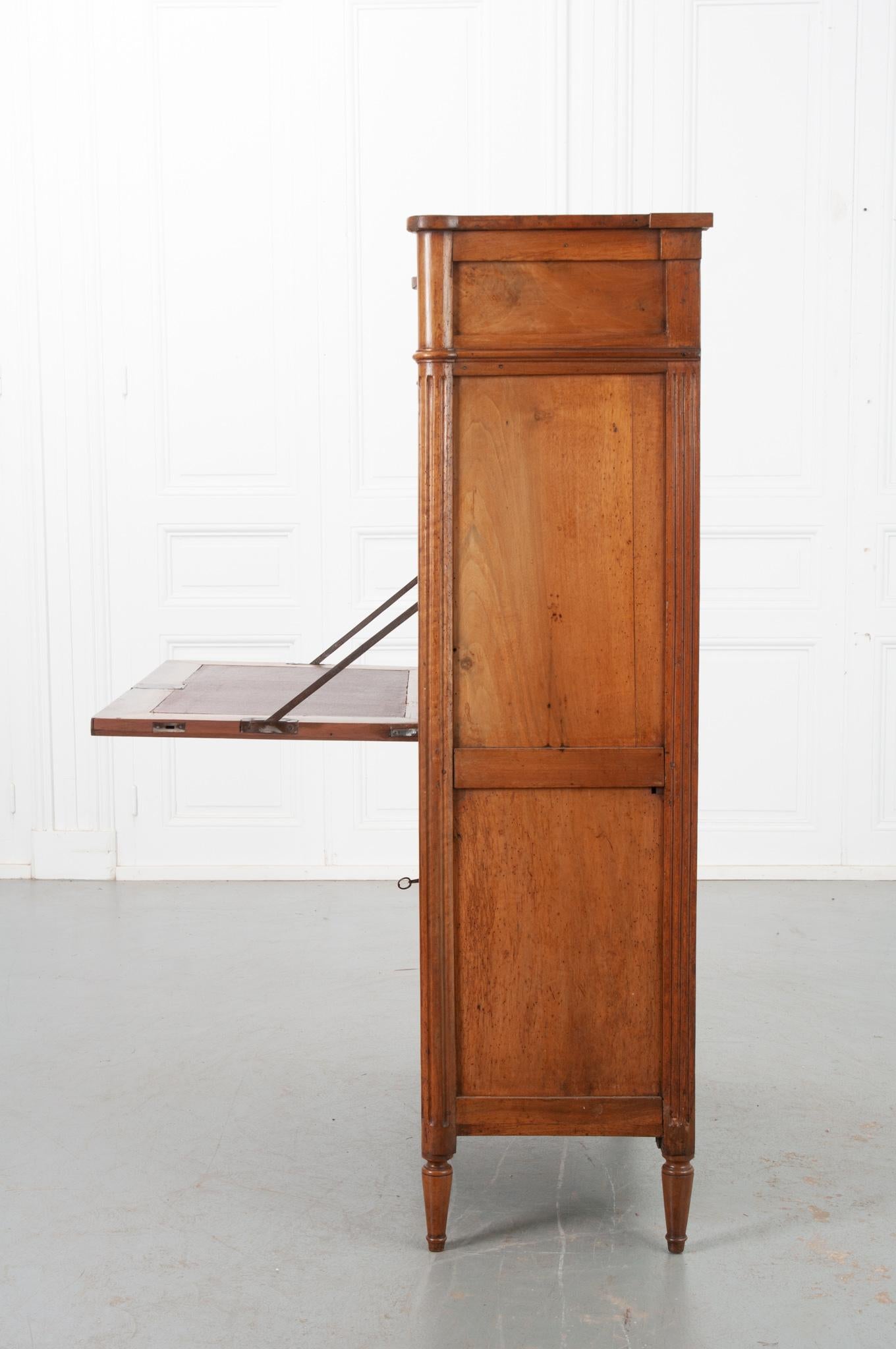 French 18th Century Walnut Secrétaire a�̀ Abattant 7