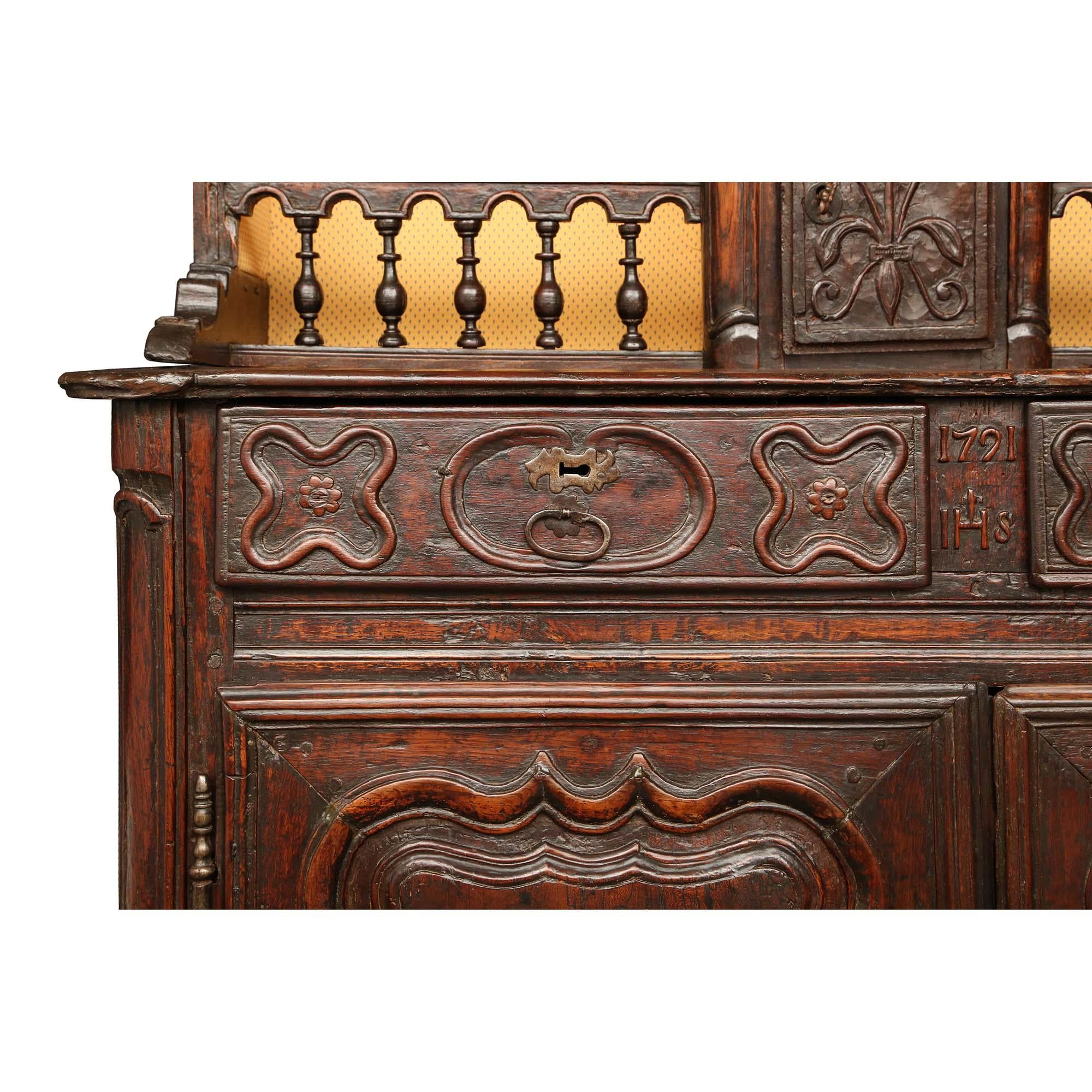 French 18th Century Walnut Vaissellier For Sale 2