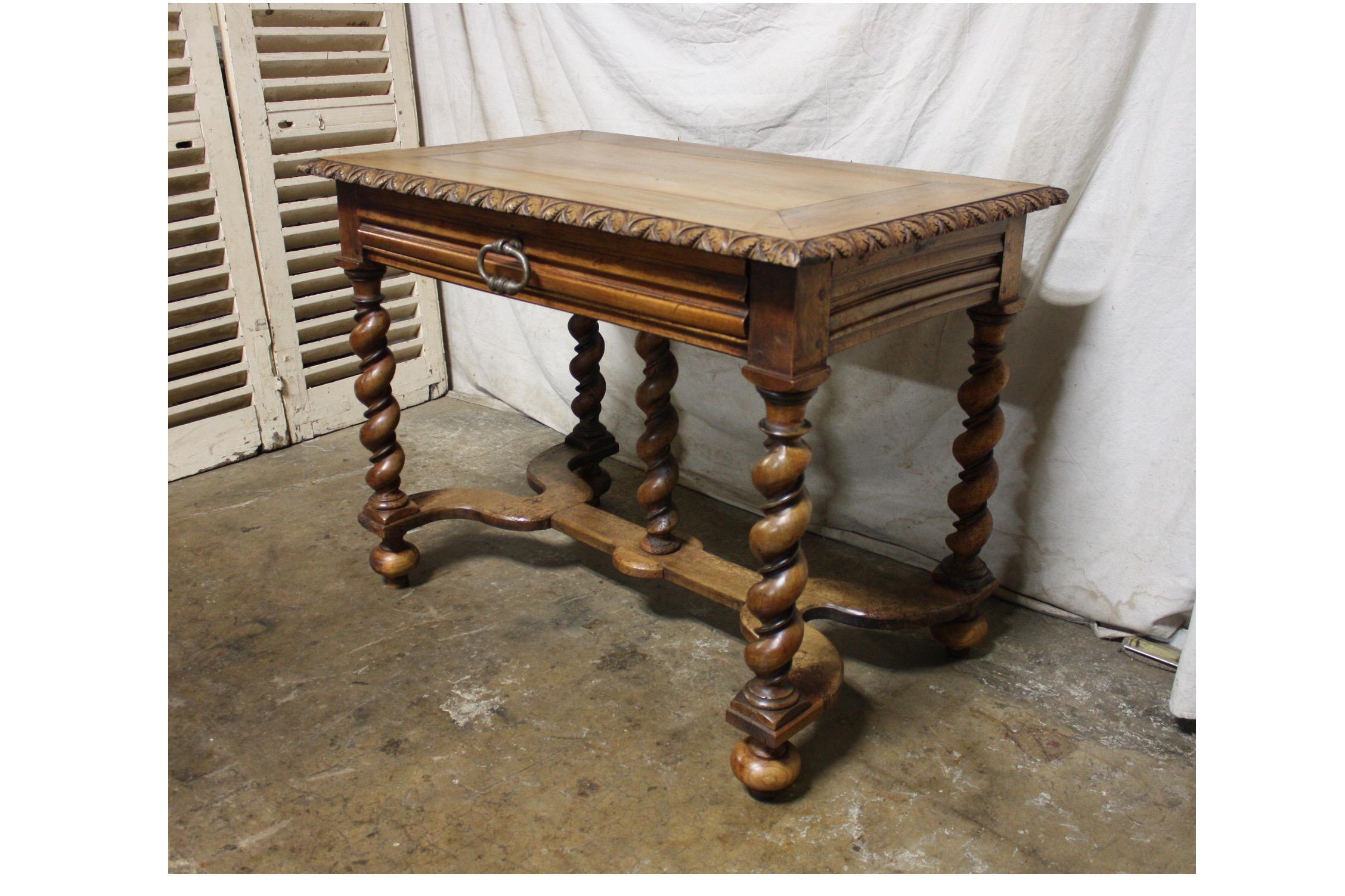 French 18th Century Writing Table In Good Condition In Stockbridge, GA