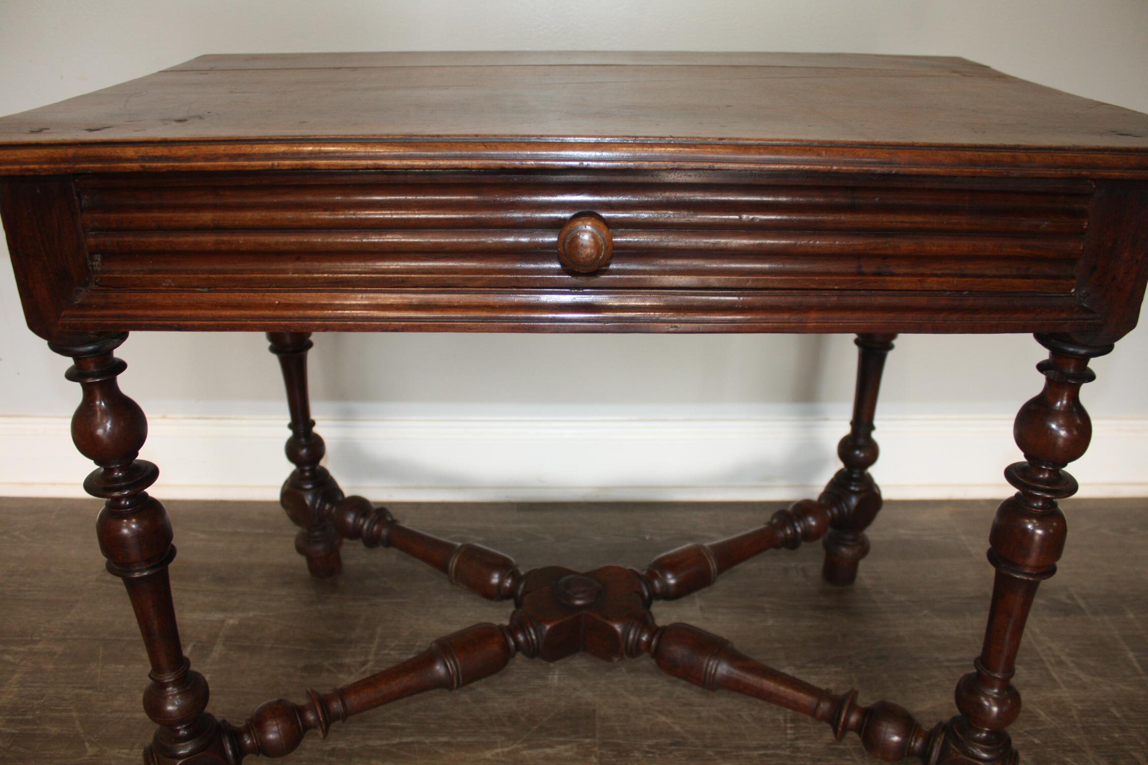 French 18th Century Writing Table In Good Condition For Sale In Stockbridge, GA