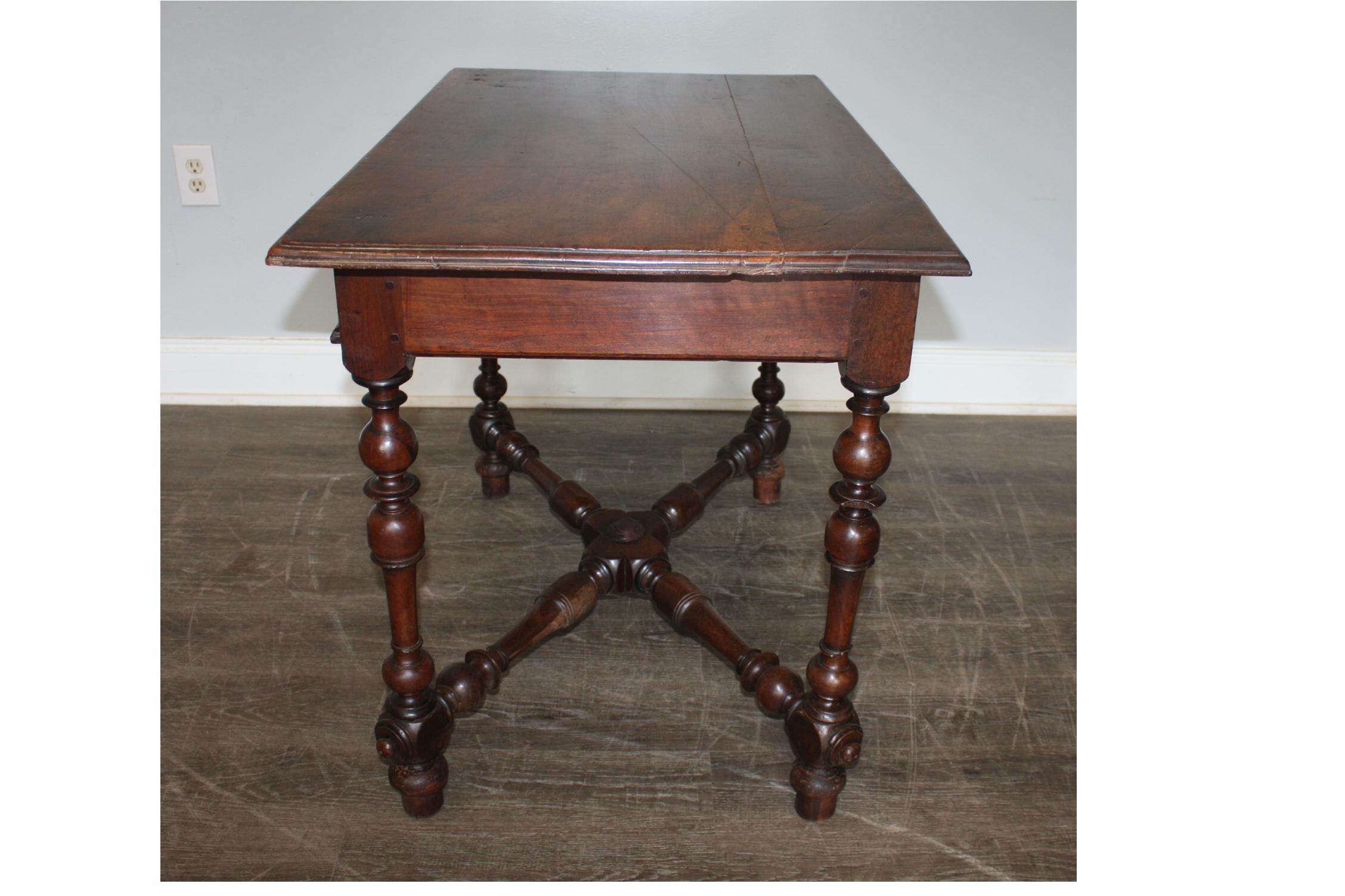 French 18th Century Writing Table For Sale 3