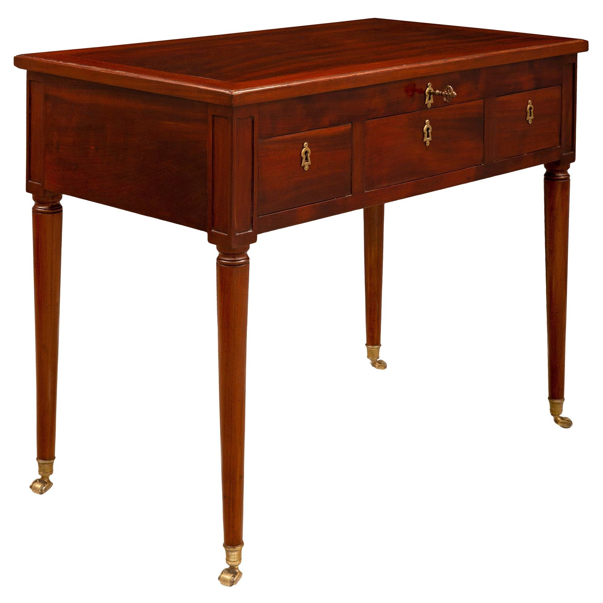 French 18th Louis XVI Period Mahogany Vanity Table In Good Condition For Sale In West Palm Beach, FL