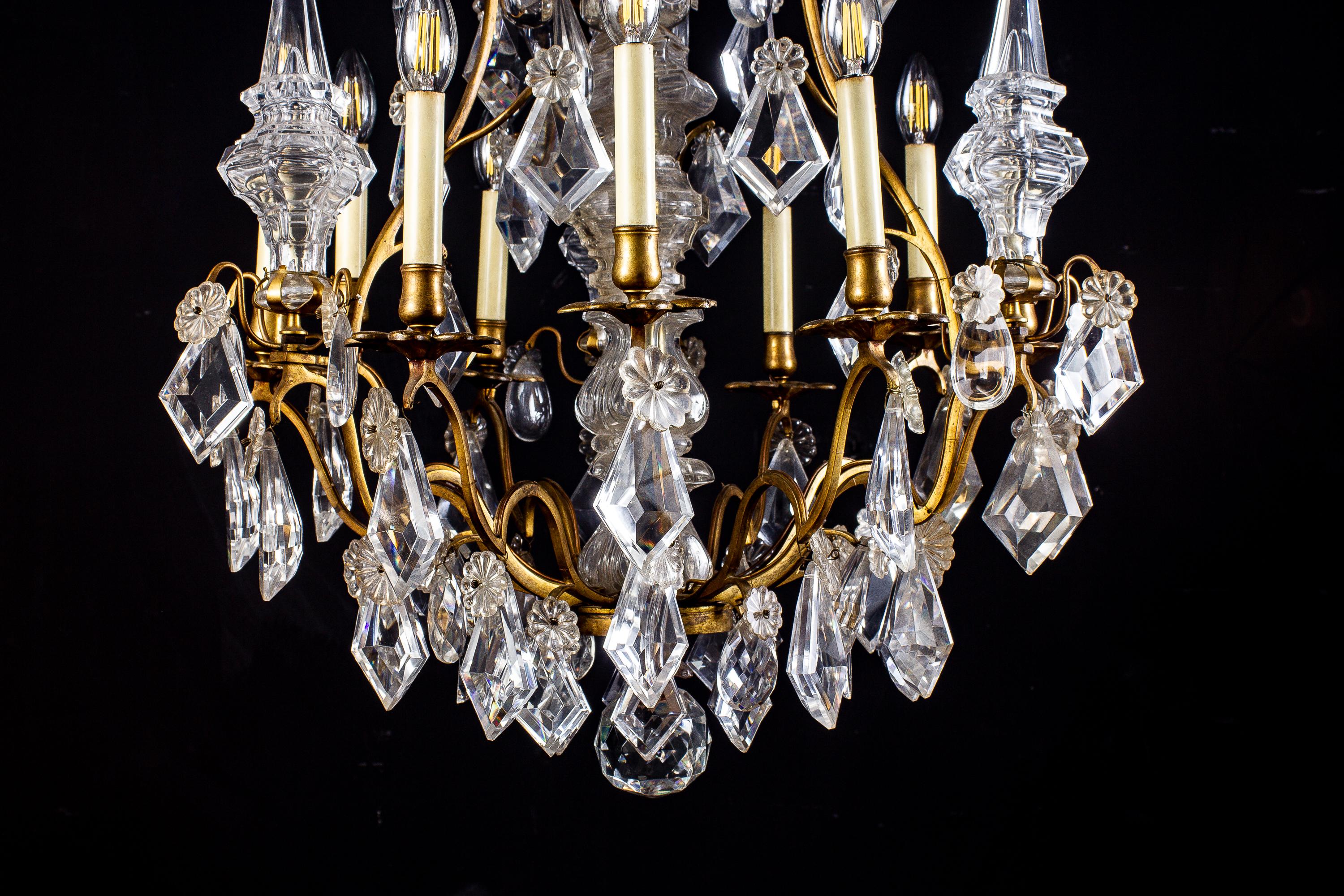 French 19th Century Crystal and Gilt Bronze Chandelier In Excellent Condition In Rome, IT