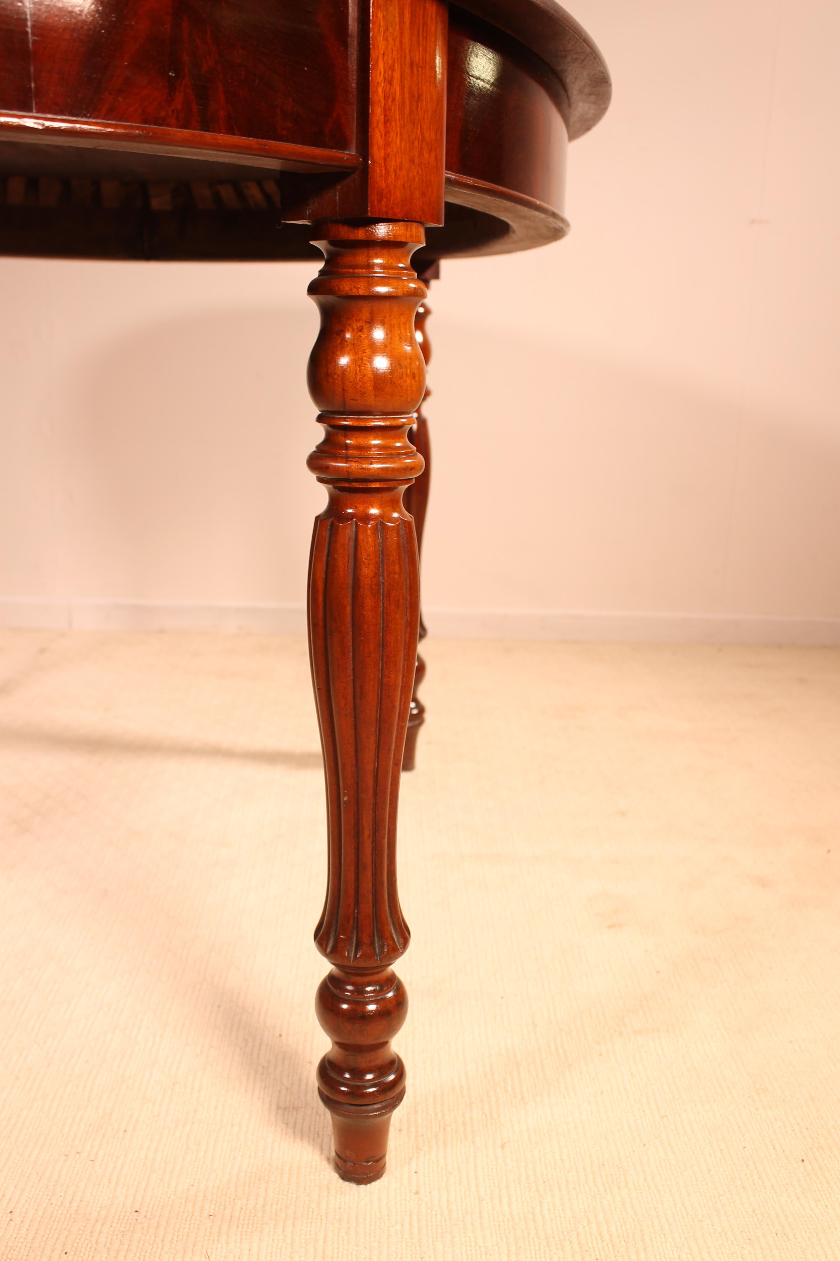 French Provincial French 19th Century Elliptical Table in Mahogany For Sale