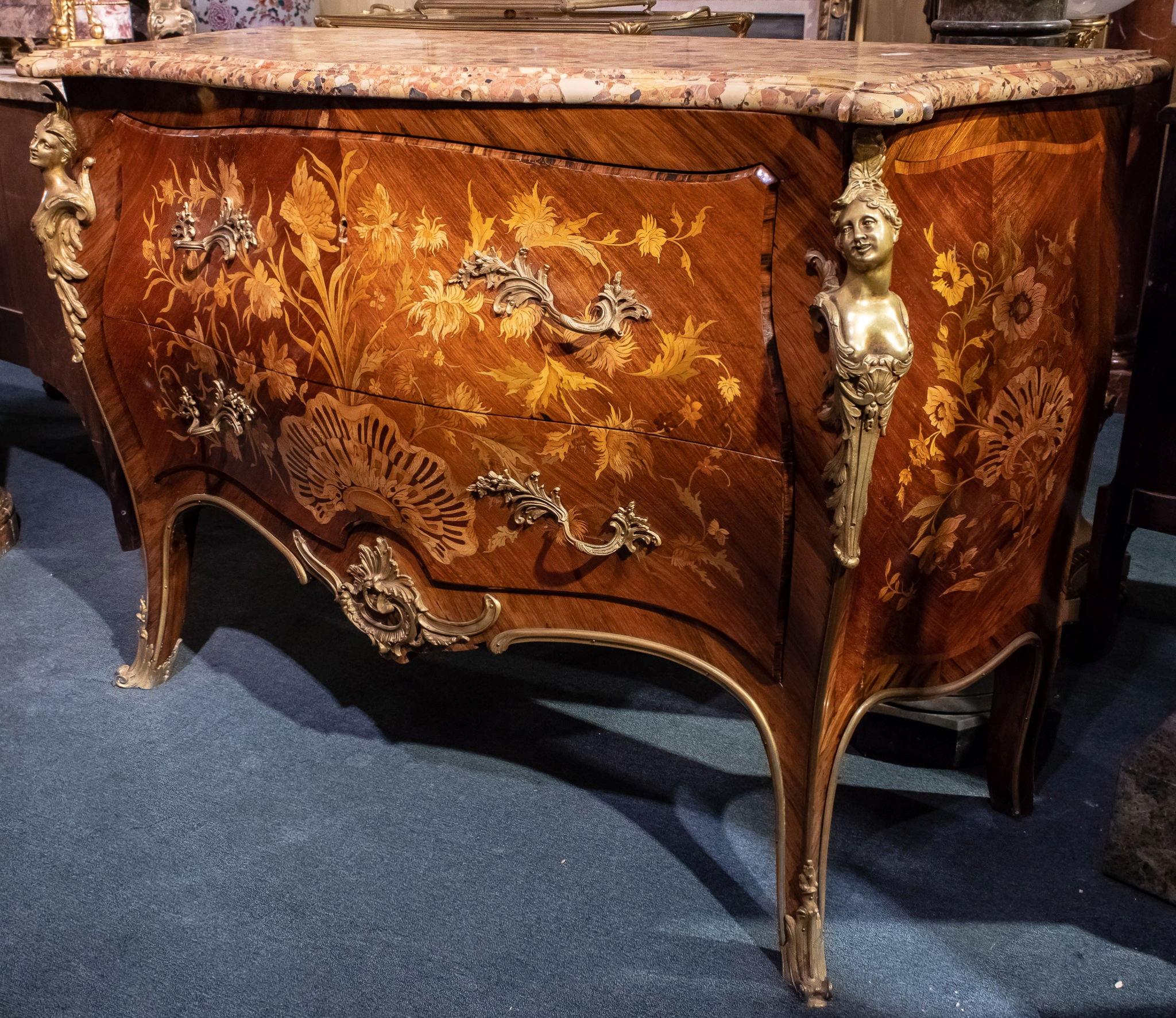 French 19 Century Louis XVI Style Marquetry Inlaid Gilt Bronze-Mounted Commode  In Good Condition For Sale In New York, NY