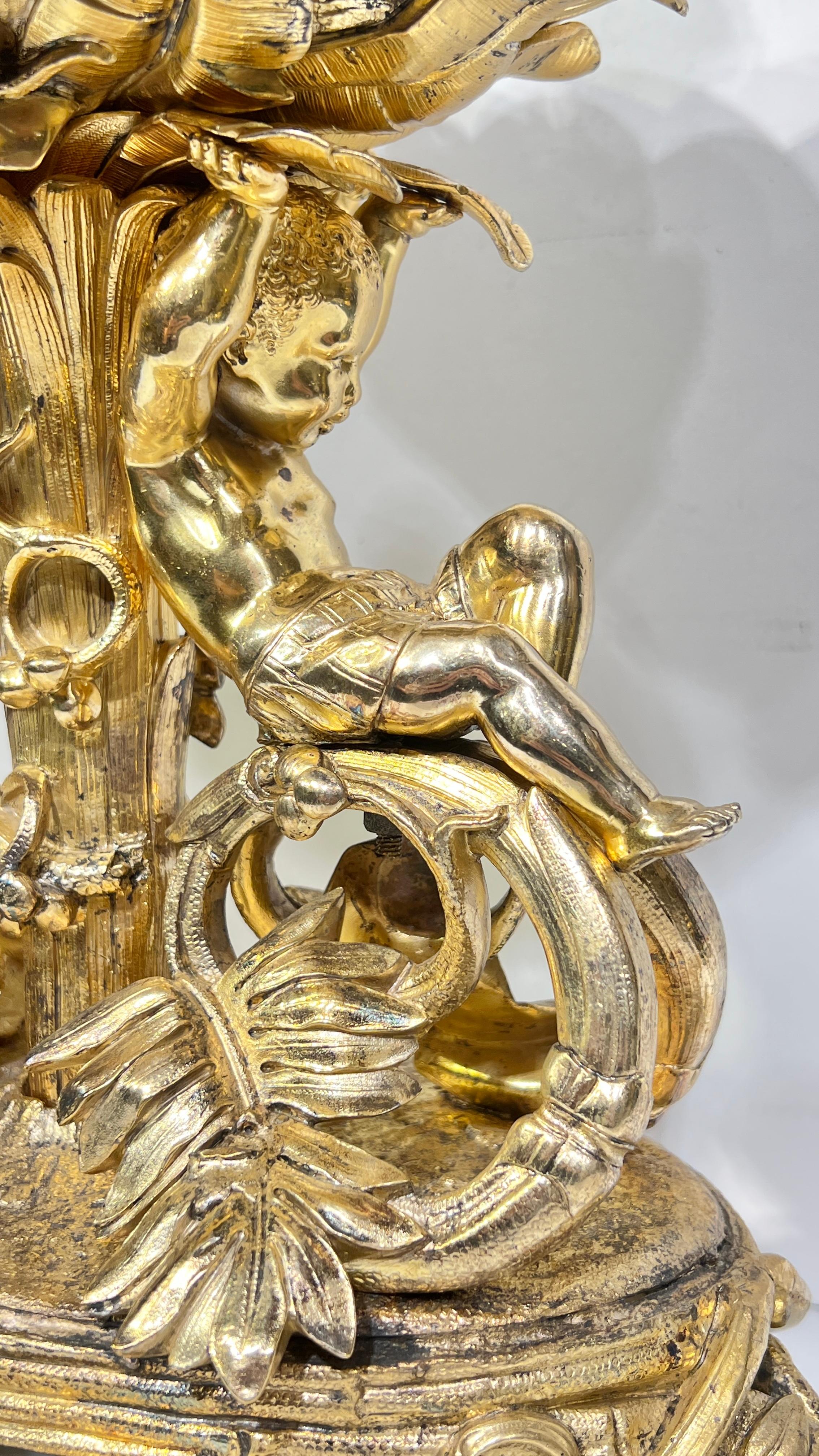 Dorato French 19 century Neoclassical Gilt Bronze Centerpiece Bowl in vendita