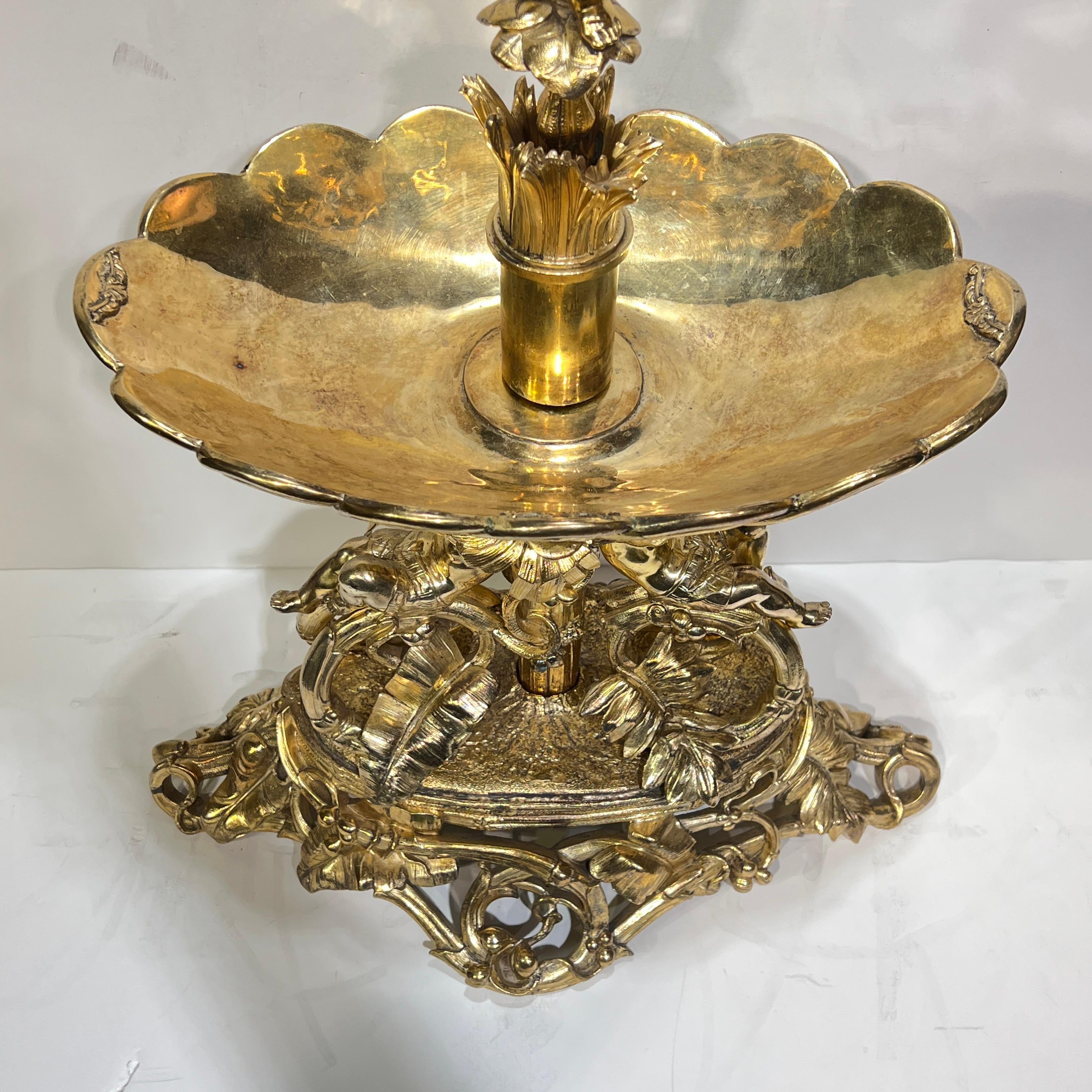 French 19 century Neoclassical Gilt Bronze Centerpiece Bowl In condizioni buone in vendita a New York, NY