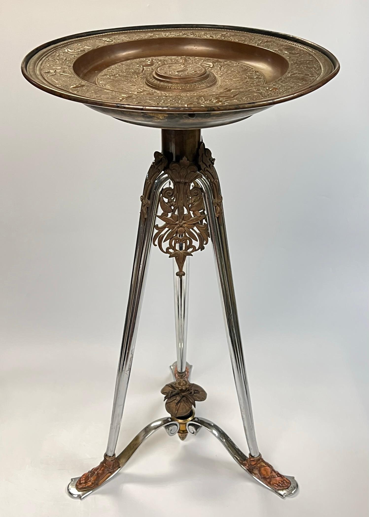 French 19 century Neoclassical Round Bronze and Chrome Tripod Stand In Good Condition For Sale In New York, NY