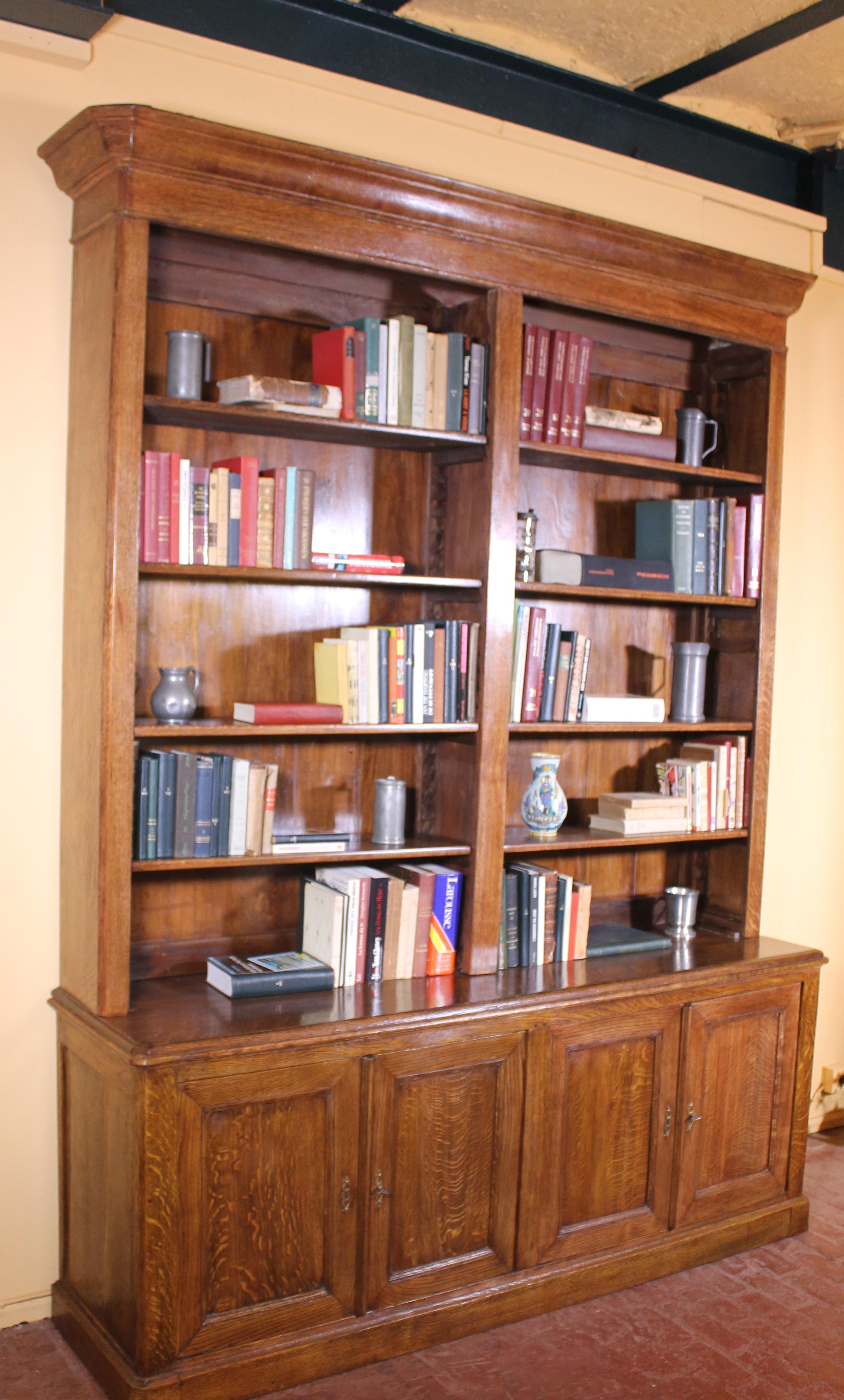Polished French 19th Century Open Bookcase in Oak For Sale