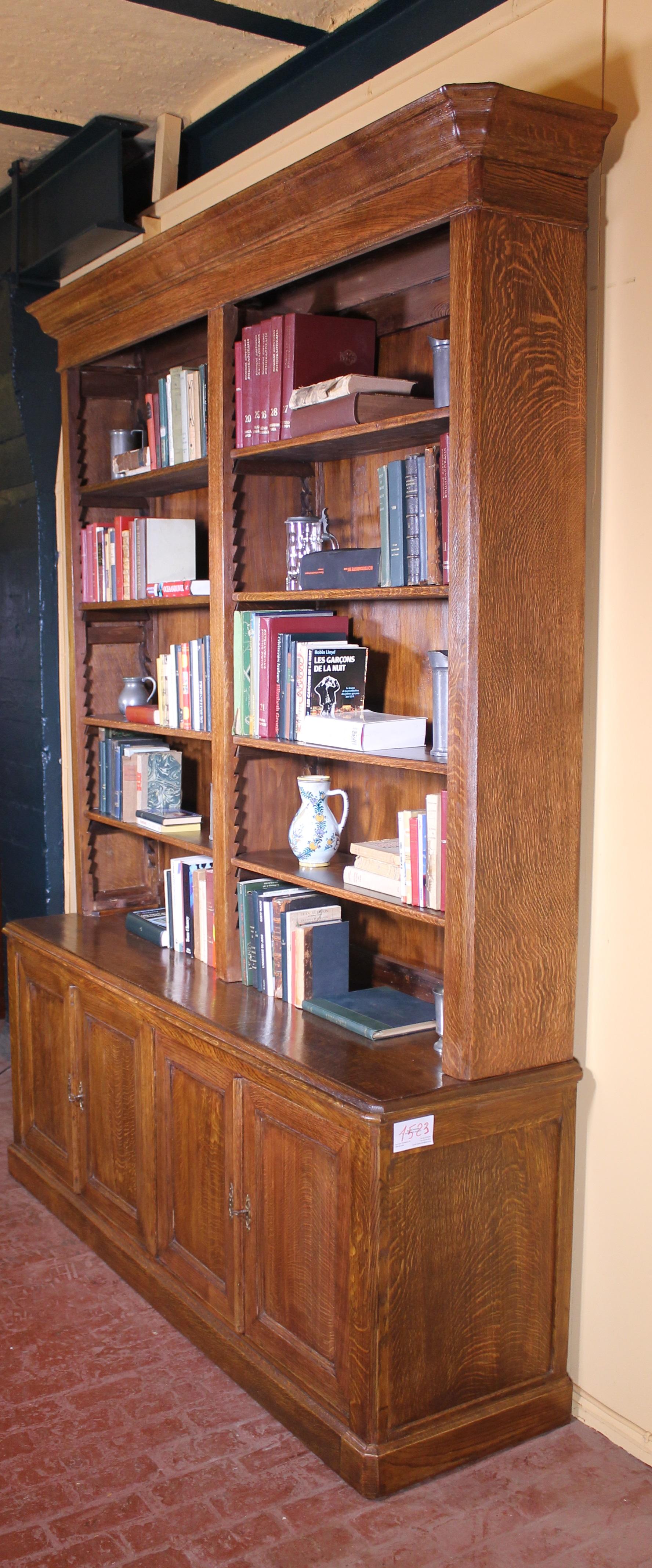 French 19th Century Open Bookcase in Oak For Sale 1