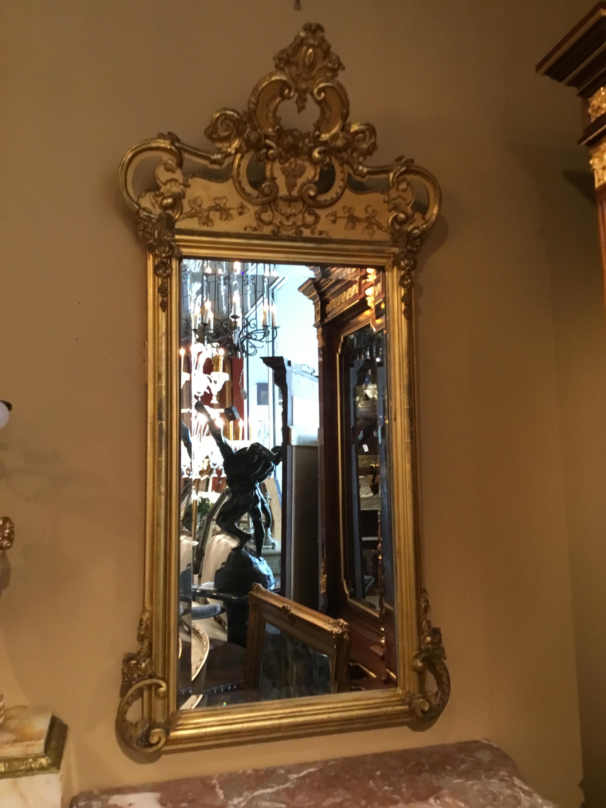 French 19th Century Giltwood Framed Mirror with Beveled Plate For Sale 3