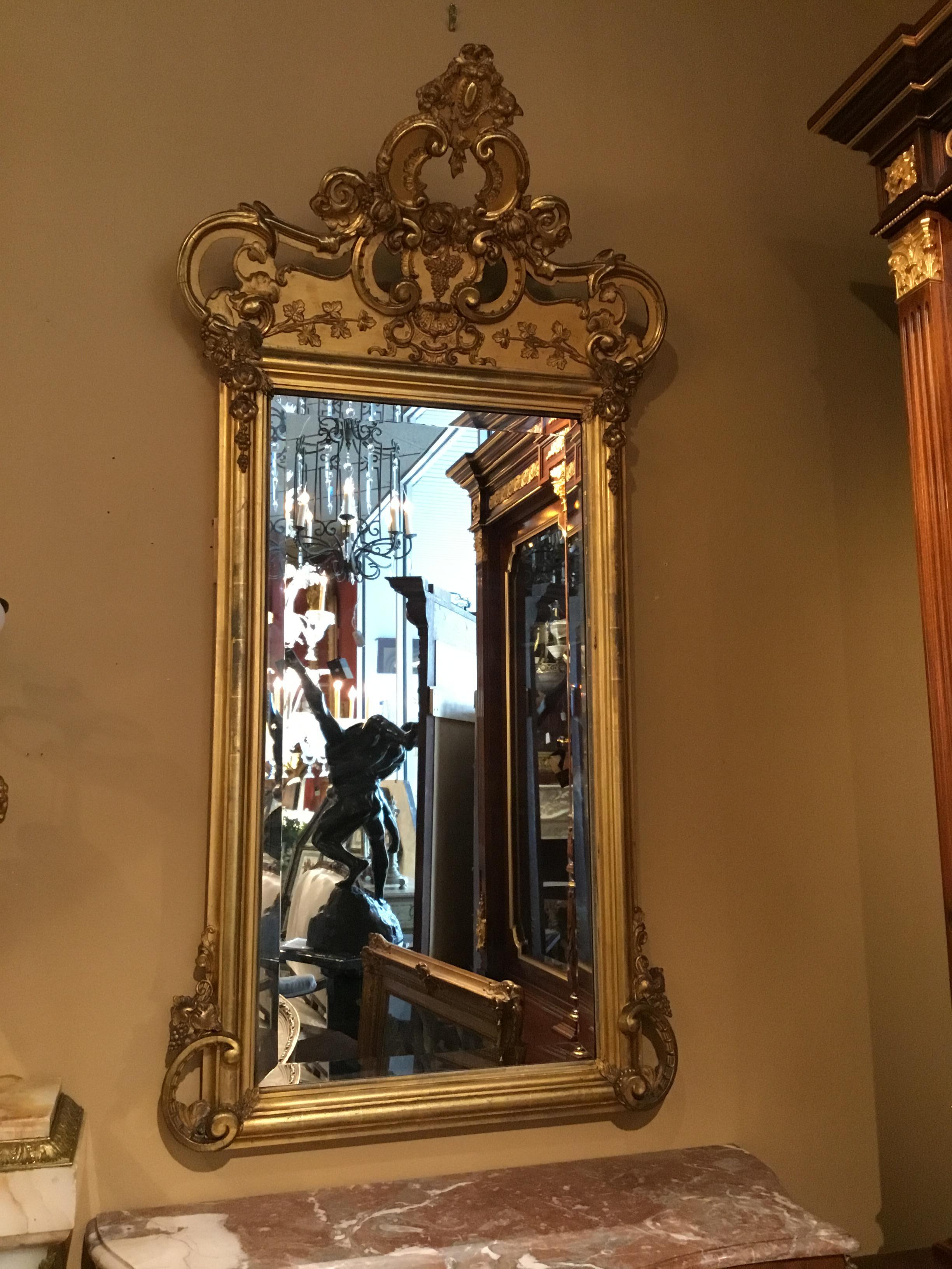 French 19th Century Giltwood Framed Mirror with Beveled Plate For Sale 4