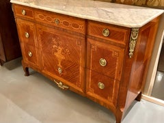 Coffre en acajou du 19ème siècle avec incrustation de marqueterie