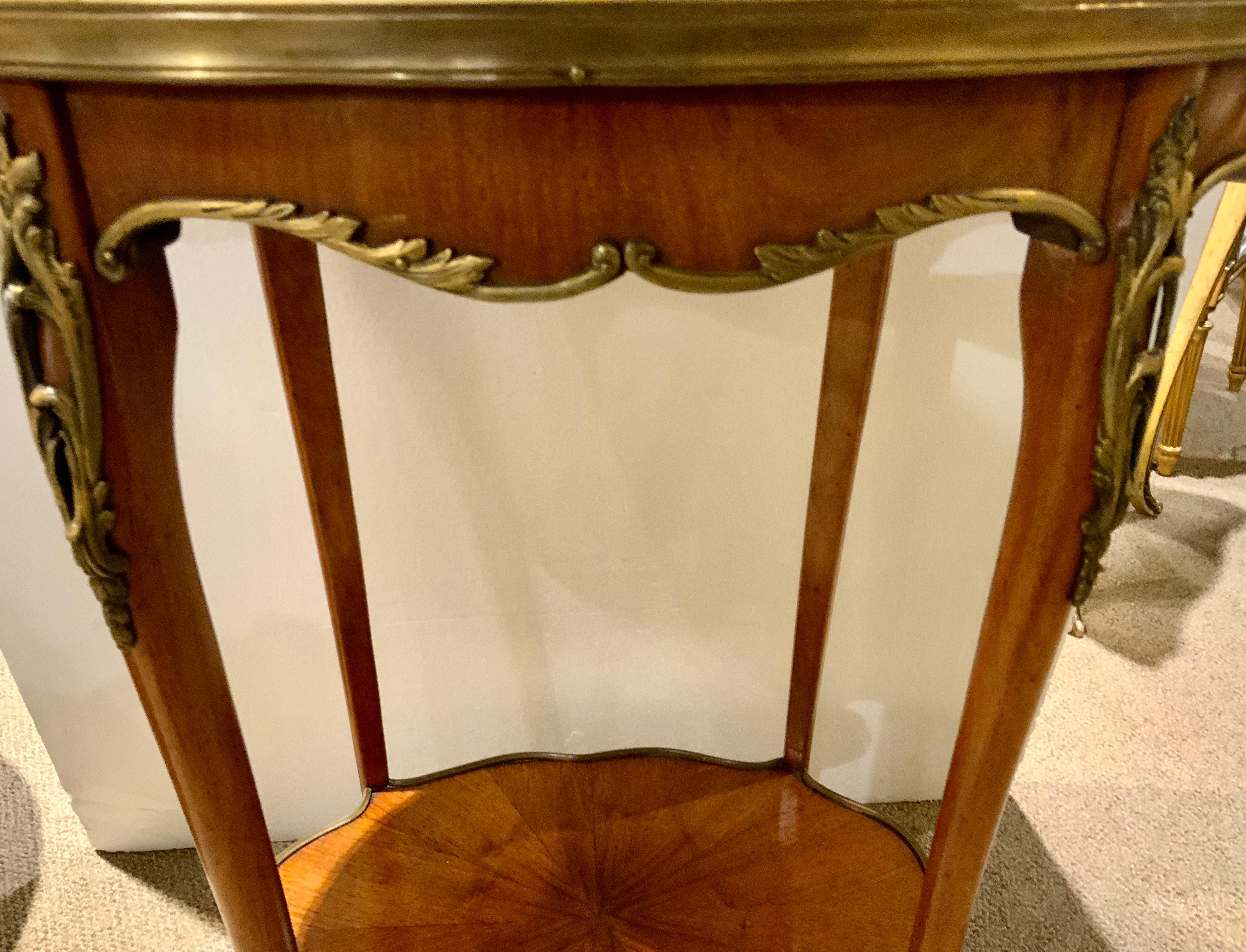 French 19 Th Century Oval Shaped Side Table with Ormolu Banding and Designs In Good Condition For Sale In Houston, TX
