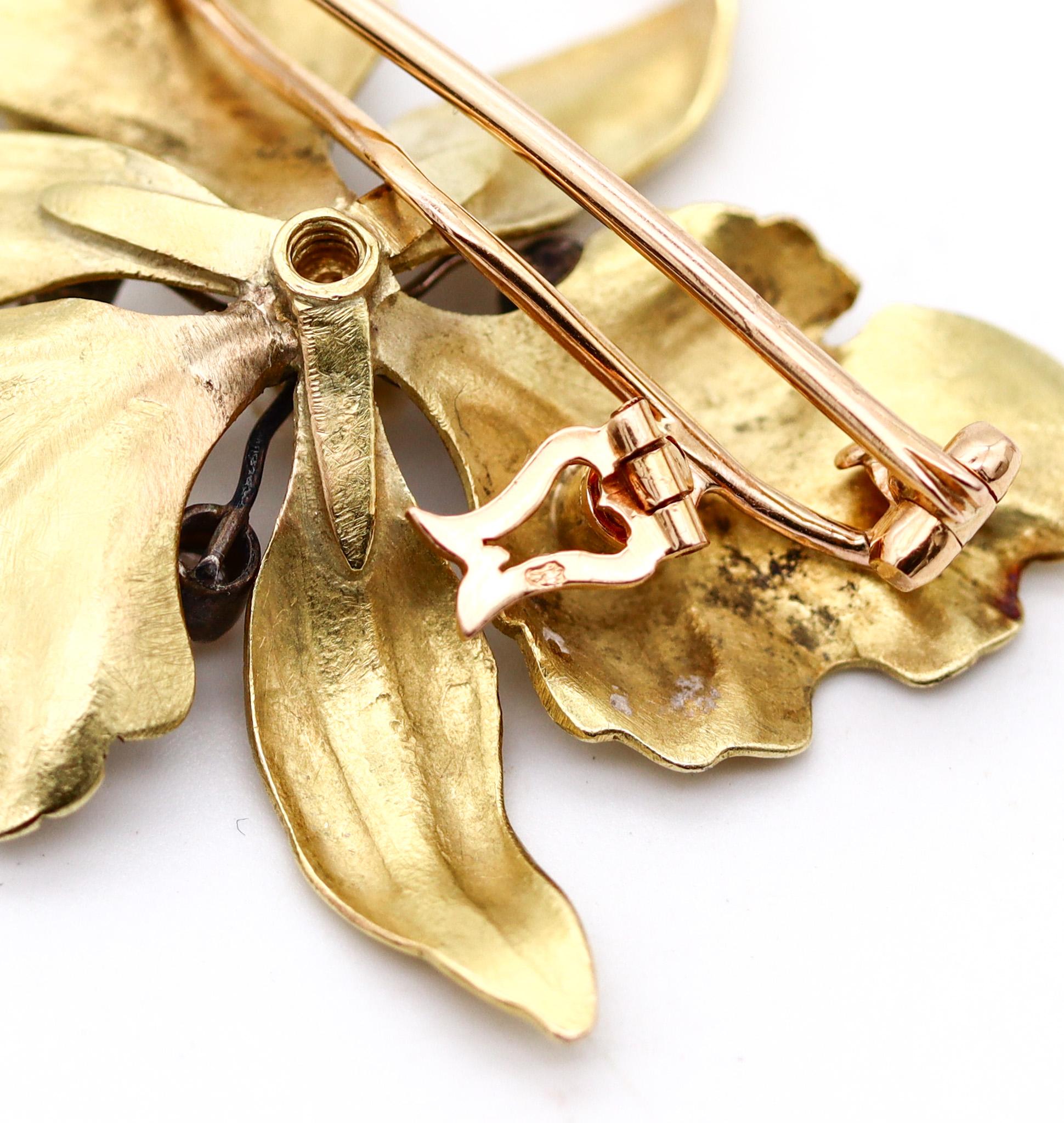 Broche pendentif Art nouveau français 1900 orchidée en 18 carats avec diamants et perles Pour femmes en vente