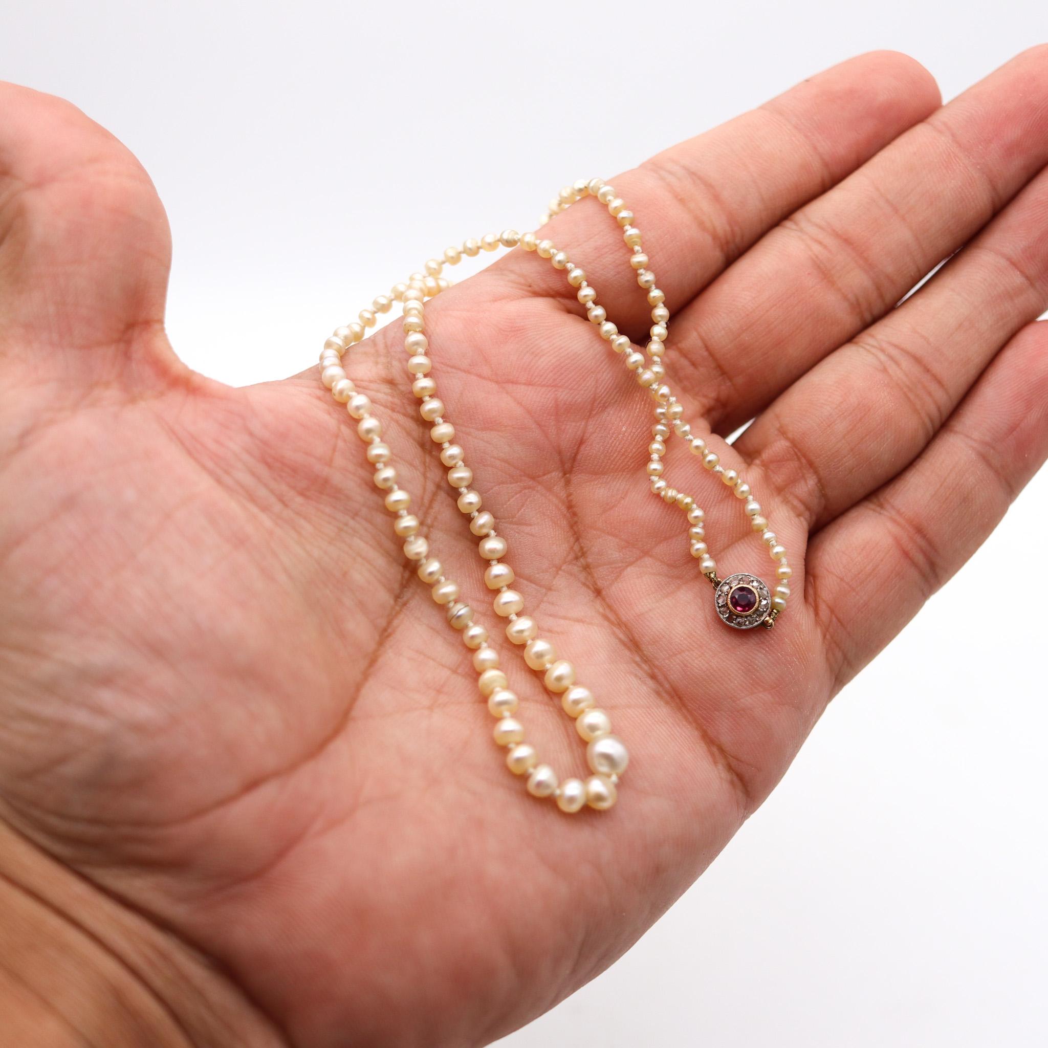 French 1900 Edwardian Natural Pearls Necklace In 18Kt Gold With Diamonds & Ruby For Sale 2