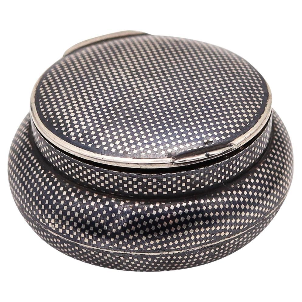 French 1900 Round Bombe Snuff Box with Niello Checkerboard Design in .900 Silver