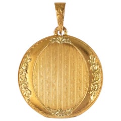French 1900s 18 Karat Green and Yellow Gold Locket Pendant
