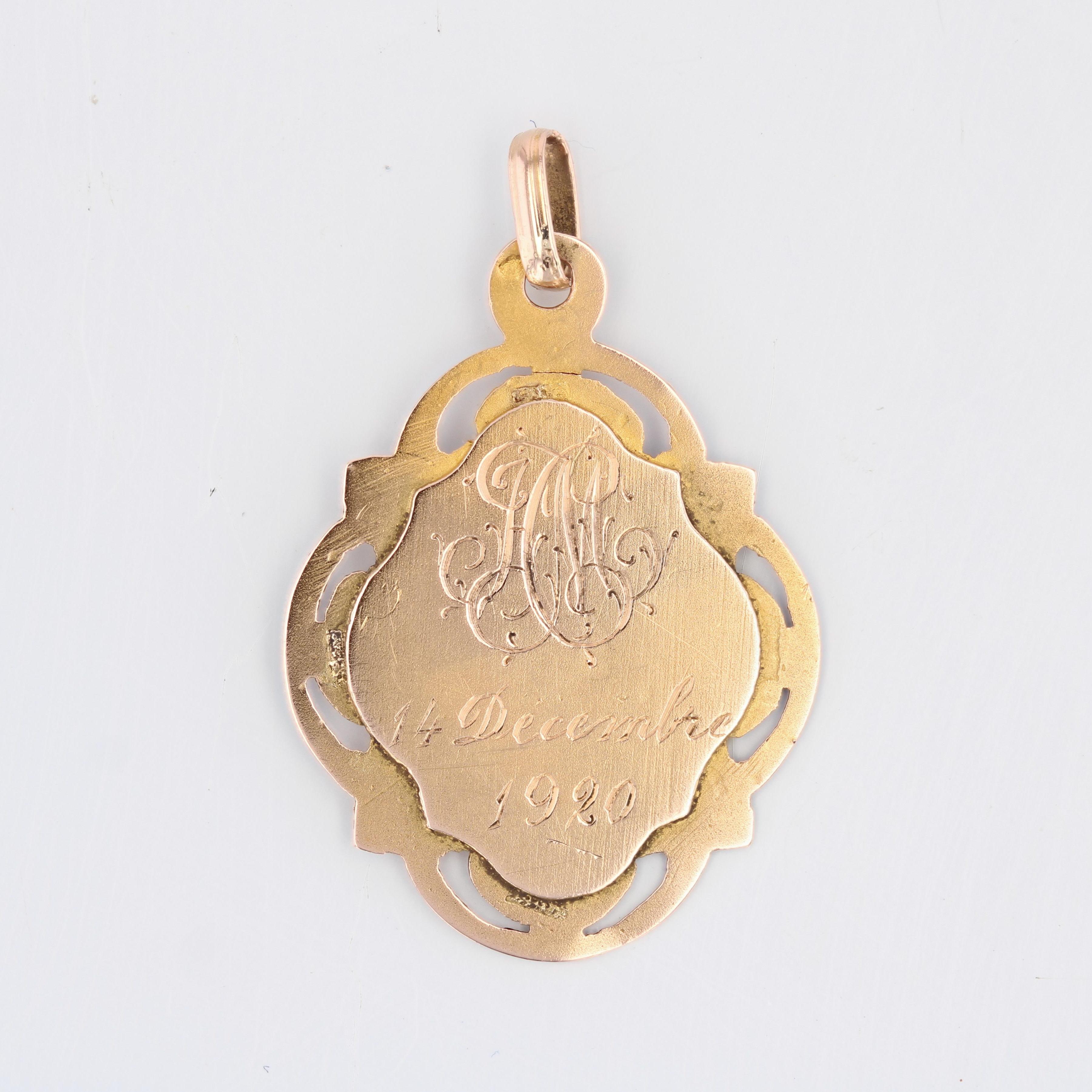 French 1900s 18 Karat Rose Gold Oval Polylobed Virgin Mary Miraculous Medal For Sale 4