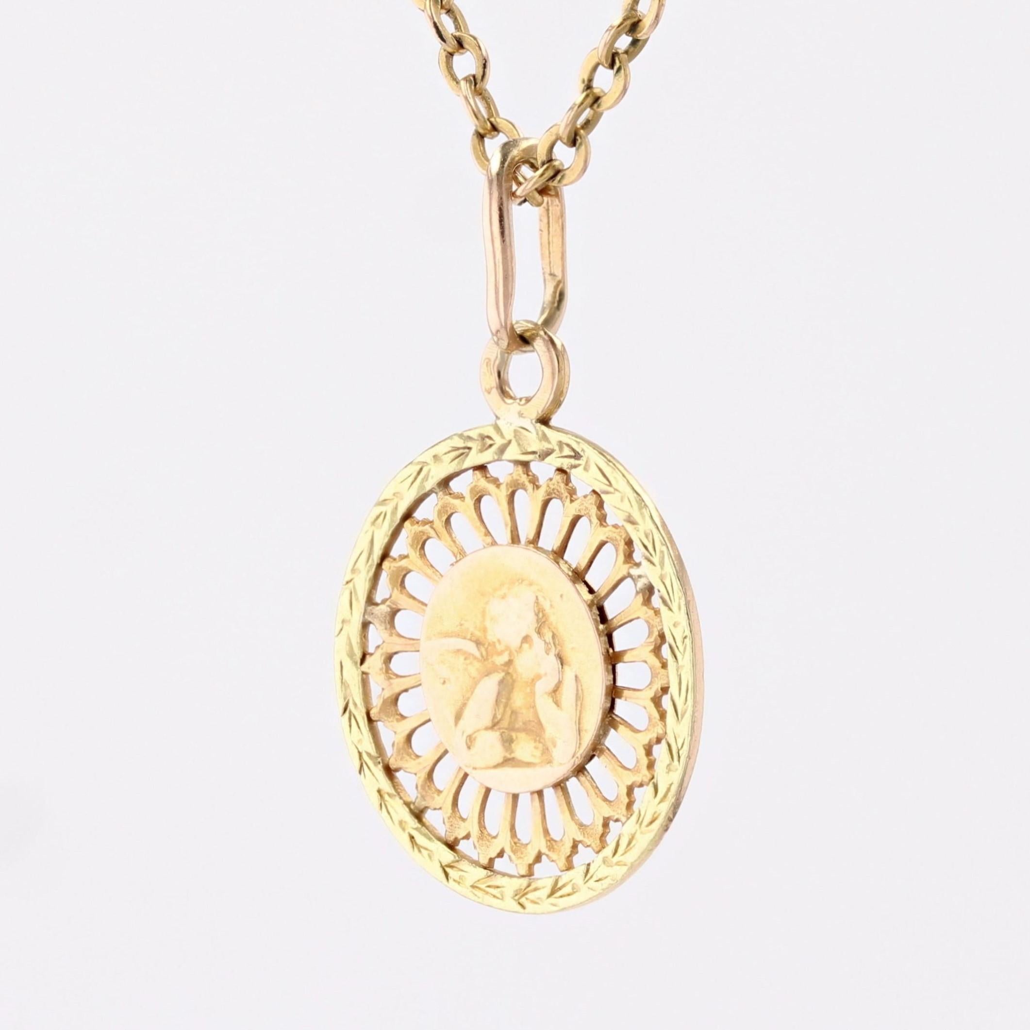 French 1900s 18 Karat Rose Green Gold Openwork Angel Medal Pendant In Good Condition In Poitiers, FR