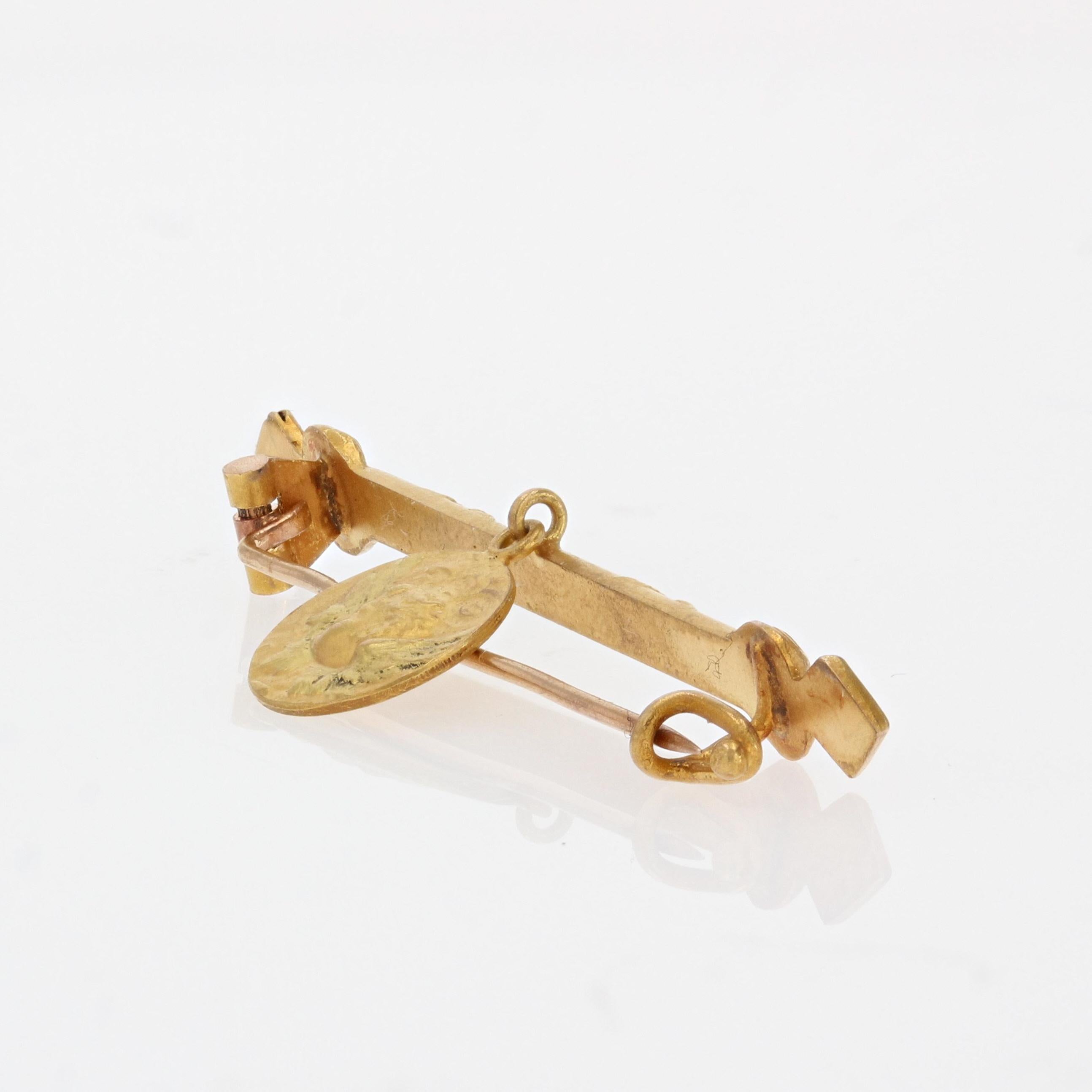 Women's French 1900s 18 Karat Yellow Gold Baby's Bar Brooch For Sale