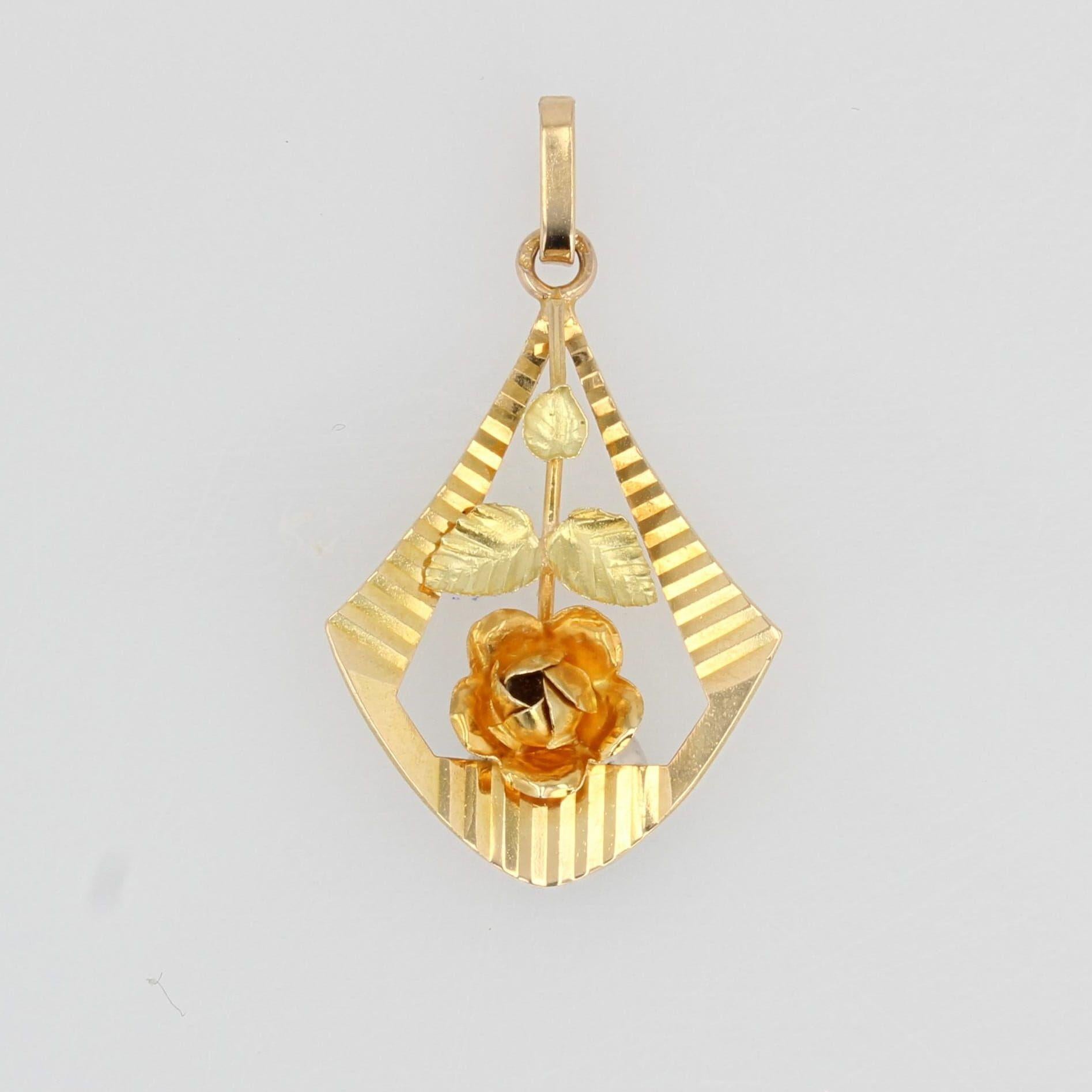 French 1900s 18 Karat Yellow Gold Rose Pendant 2