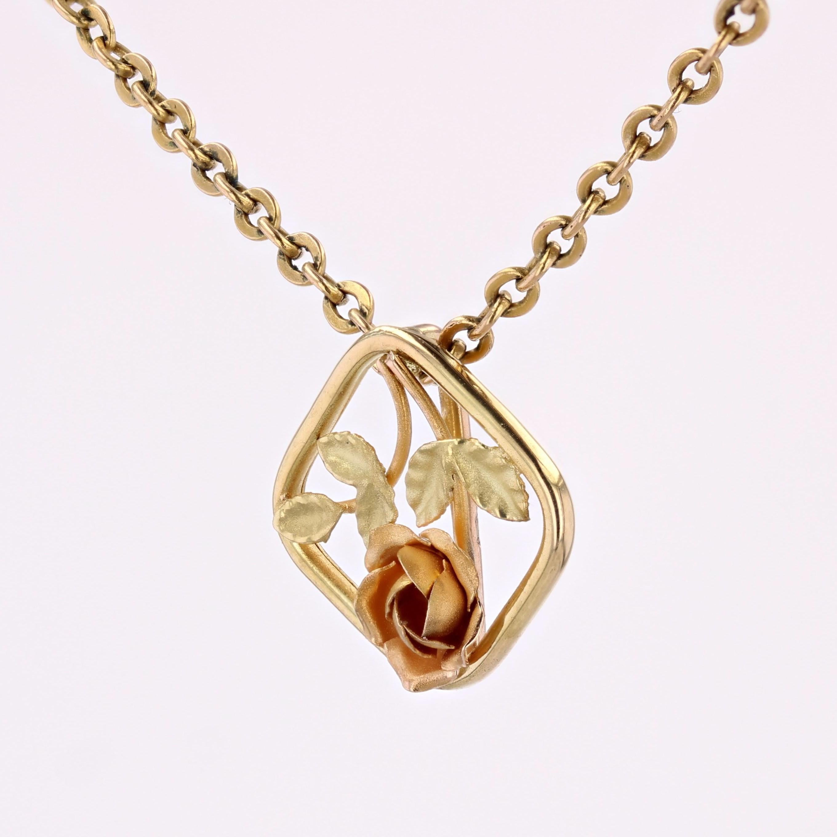 Belle Époque French 1900s 18 Karat Yellow Rose Green Gold Rose Pendant For Sale