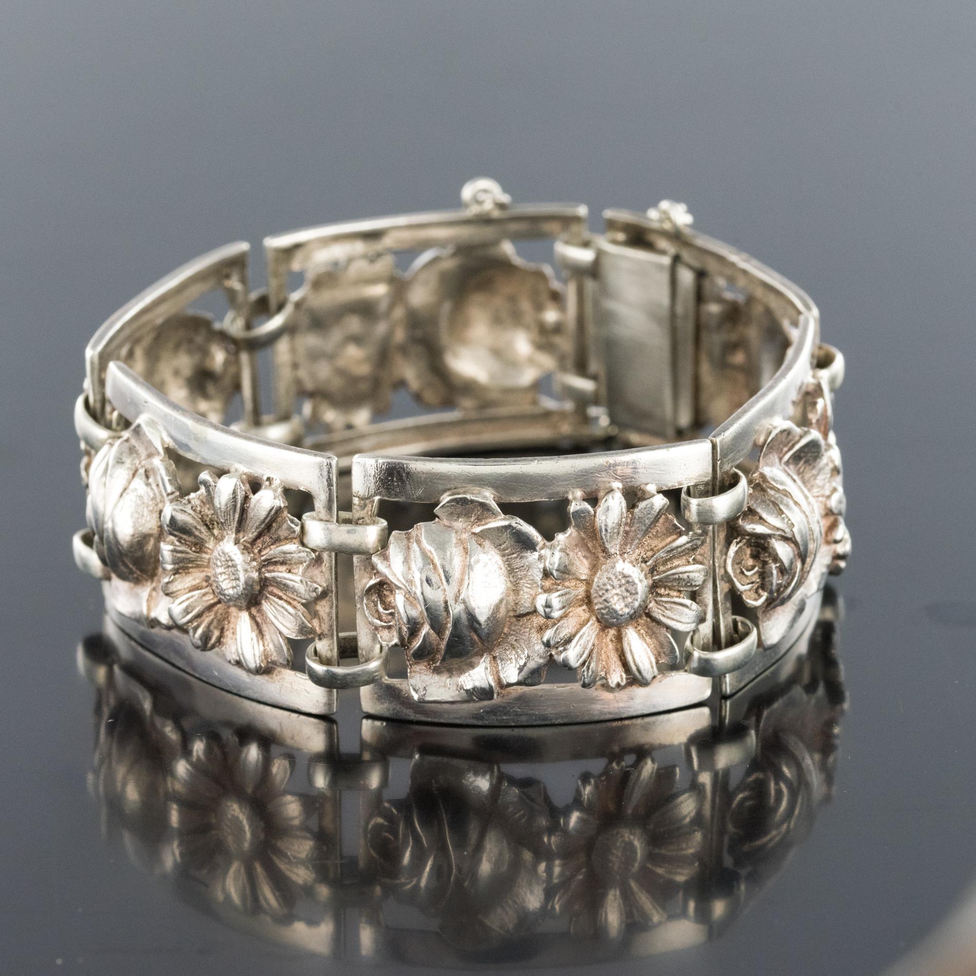 French 1900s Belle Époque Flowers Silver Bracelet For Sale 7