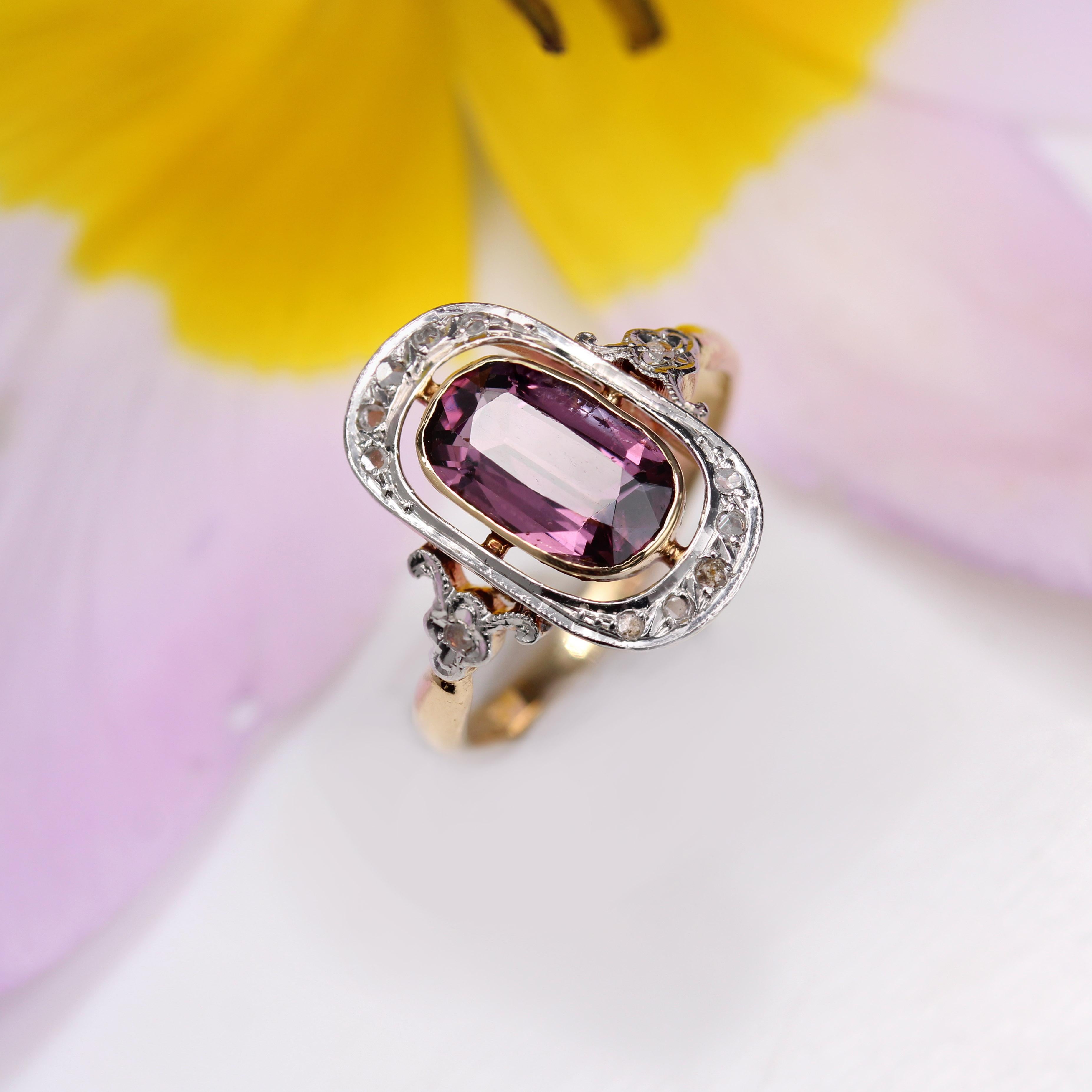 French 1900s Belle Epoque Violet Spinel Diamonds 18 Karat Yellow Gold Ring For Sale 4