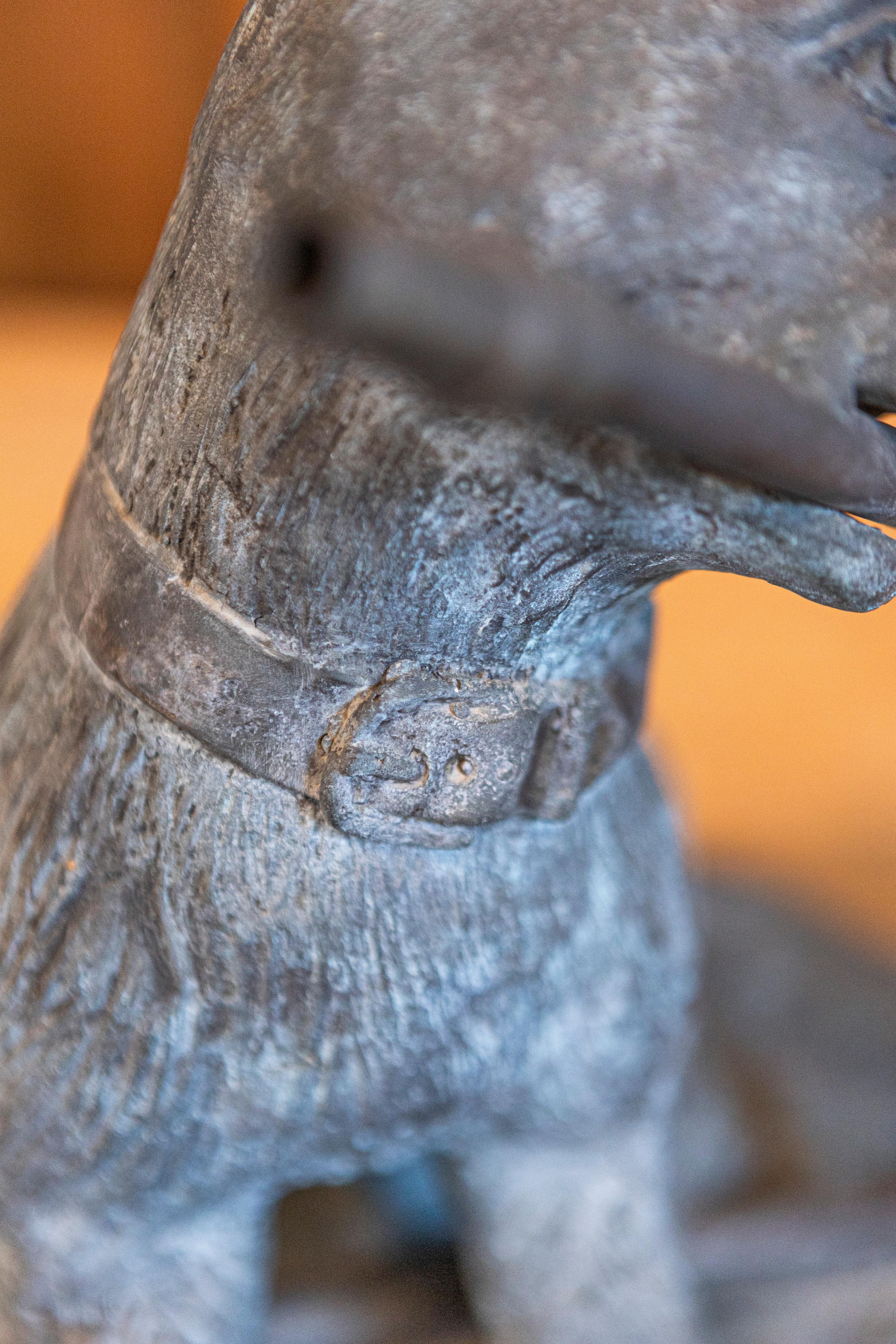 Fontaine en bronze des années 1900 représentant un chien joueur tenant un tuyau dans sa gueule Bon état - En vente à Atlanta, GA
