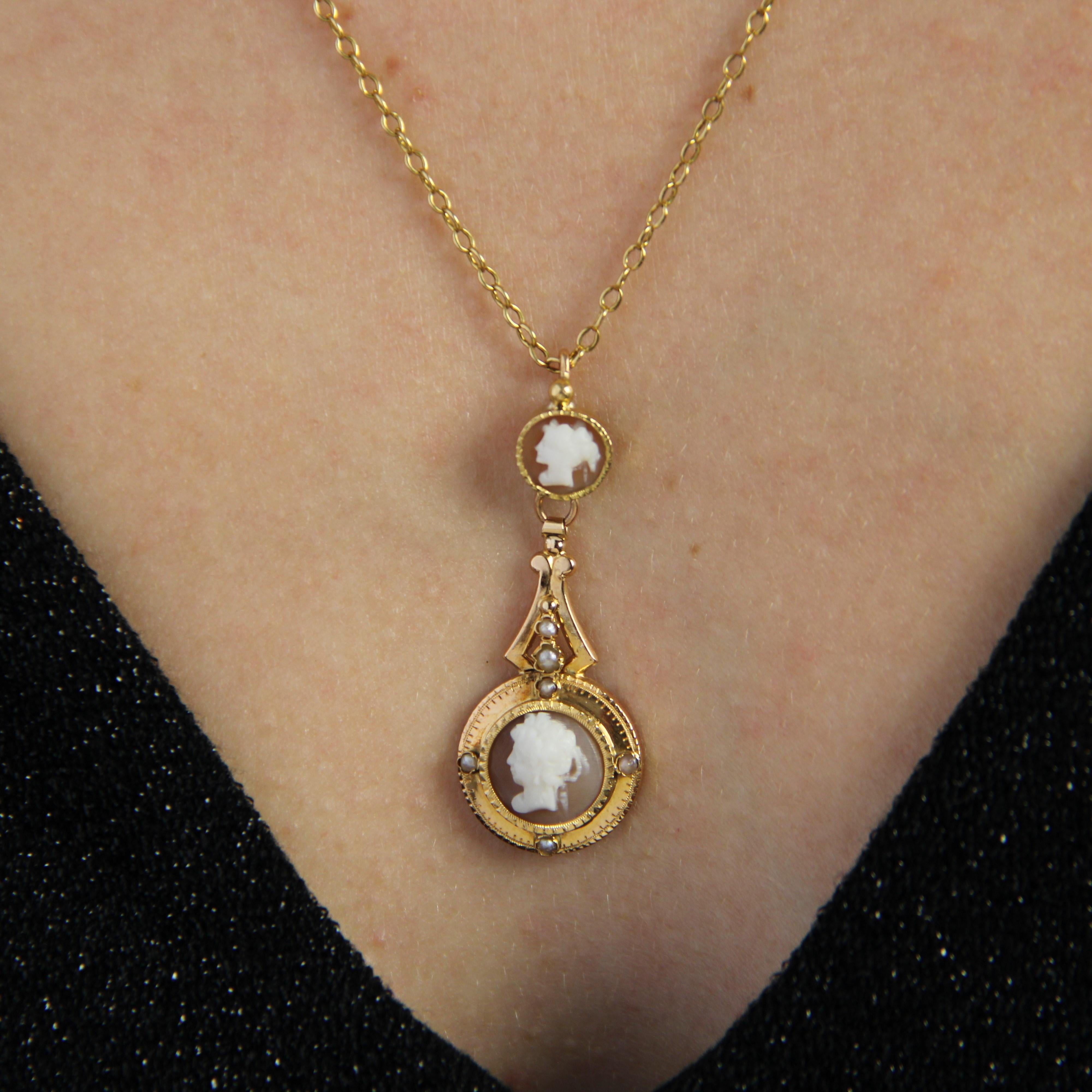 Französisch 1900er Kamee feine Perlen 18 Karat Gelbgold Halskette  im Angebot 3
