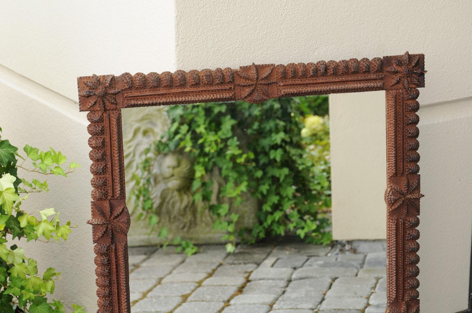 French 1900s Carved Tramp Art Mirror with Star Motifs and Protruding Corners In Good Condition In Atlanta, GA