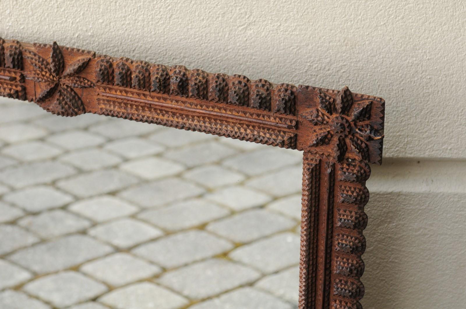 French 1900s Carved Tramp Art Mirror with Star Motifs and Protruding Corners 3