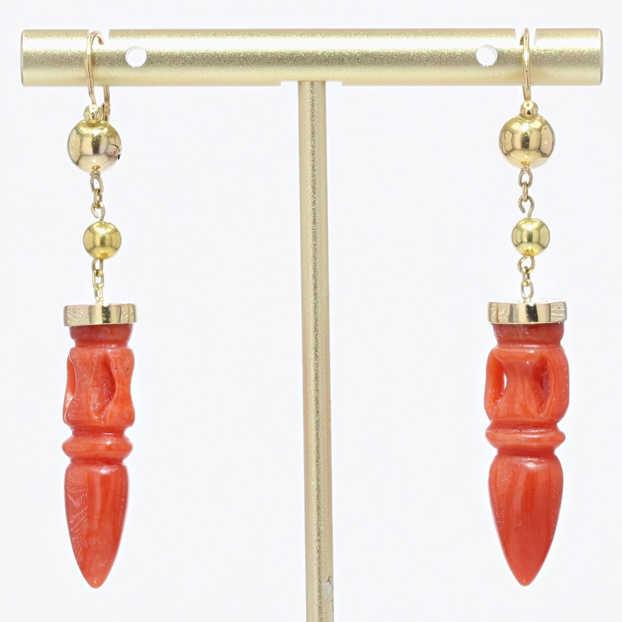 French 1900s Coral Amphora 18 Karat Yellow Gold Dangle Earrings In Good Condition In Poitiers, FR