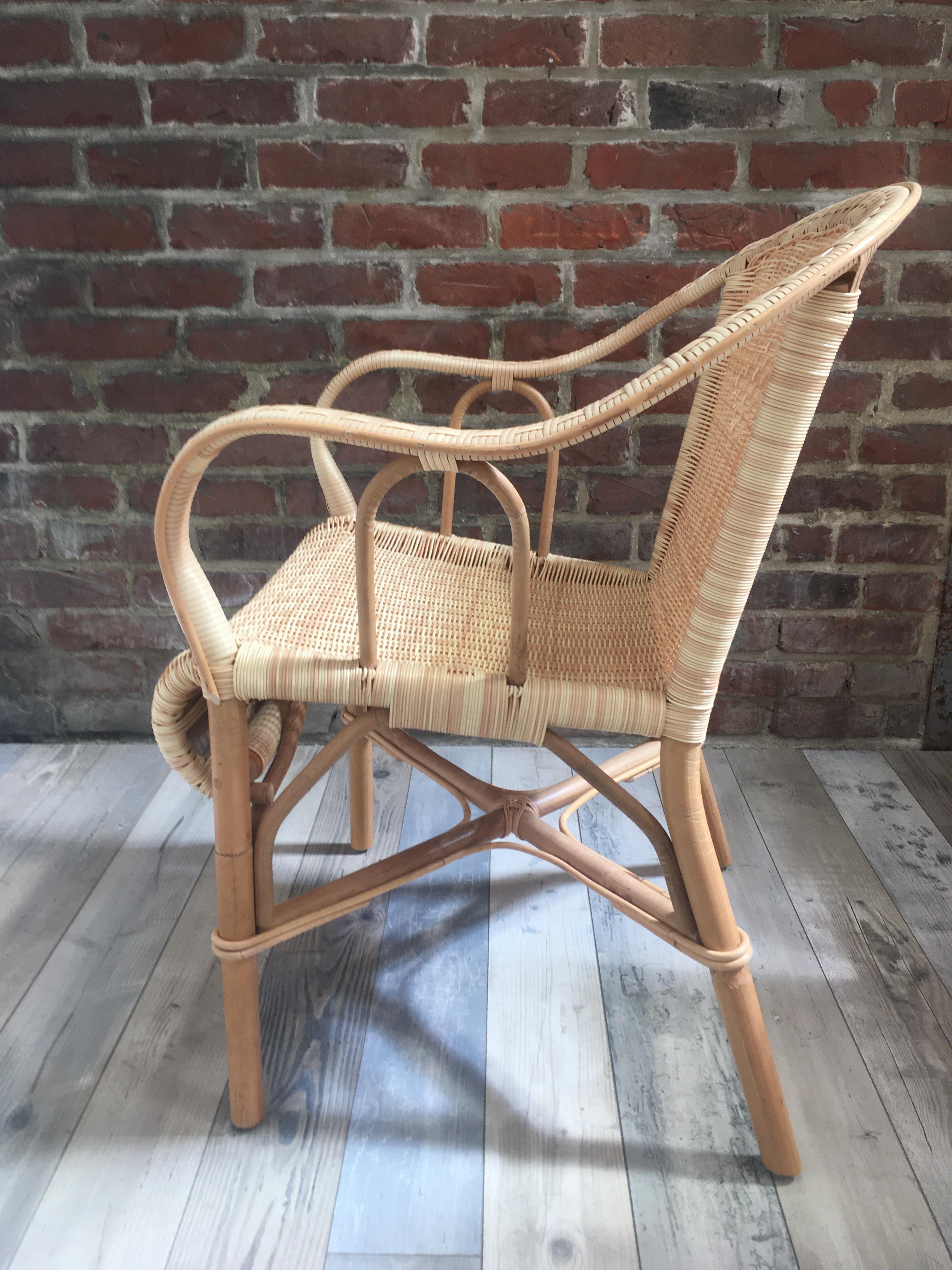 French Bistro Design rattan and resin outdoor chair composed of a rattan structure, braided resin back and seat with a natural rattan effect, famous at the beginning of the 20th century in Paris, it will be perfect in your terrace, your garden, near