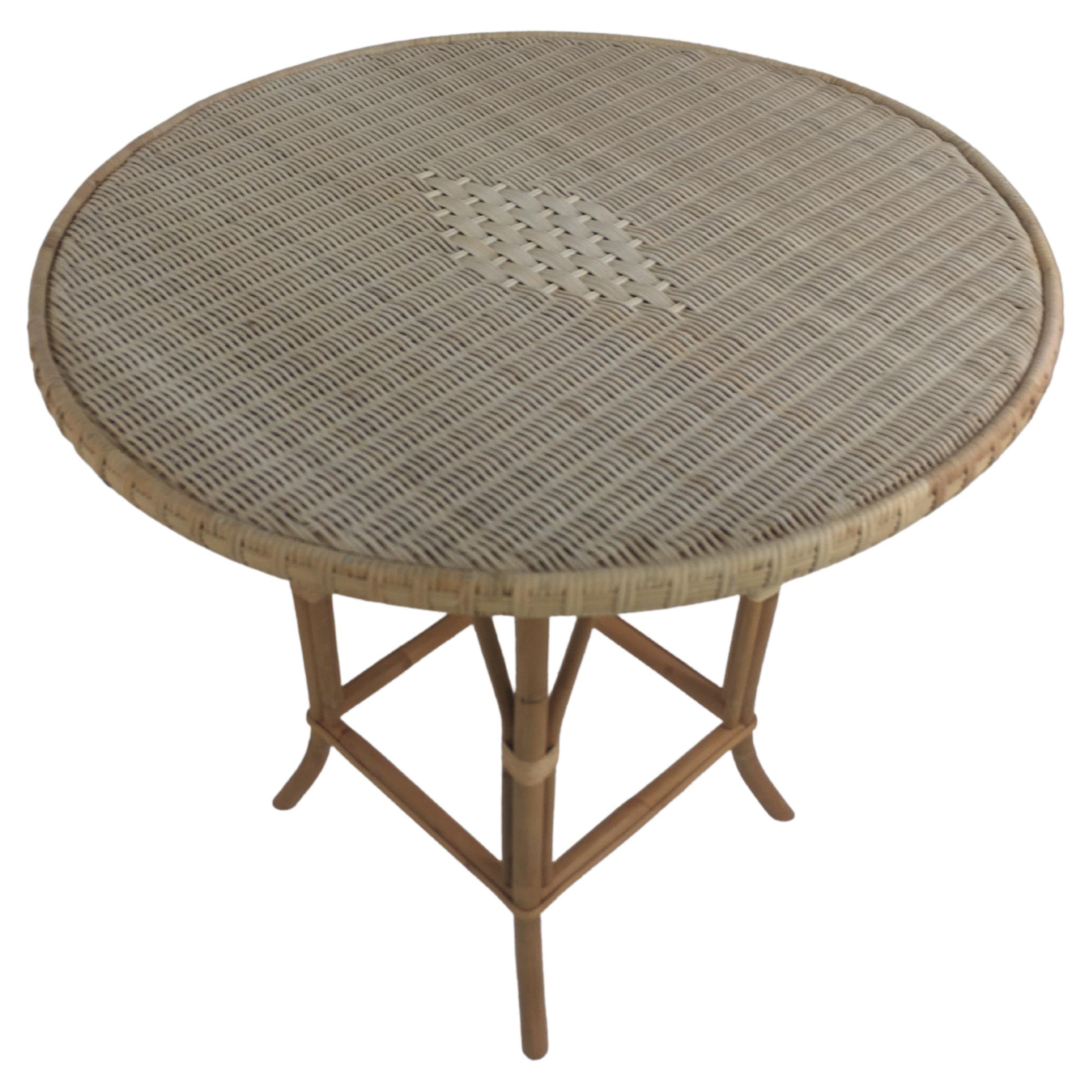 French 1900s Design Bistro Round Pedestal Table in Rattan and Wicker Cane For Sale