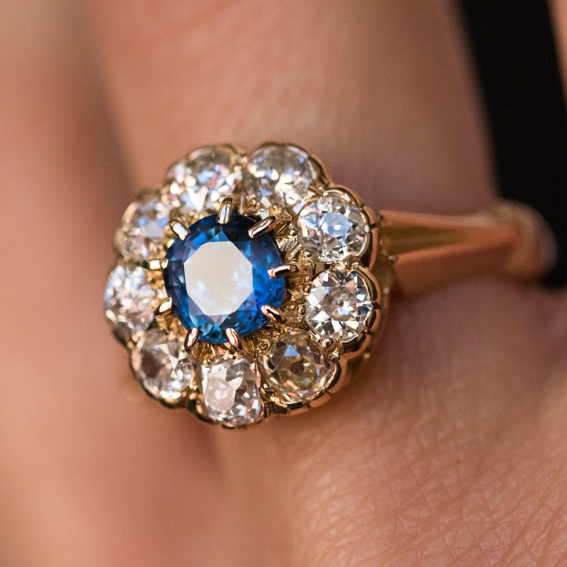 French 1900s Diamonds 1.22 Carat Sapphire Daisy Ring 5