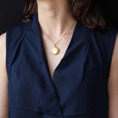 French 1900s Diamonds 18 Karat Yellow Gold Medallion