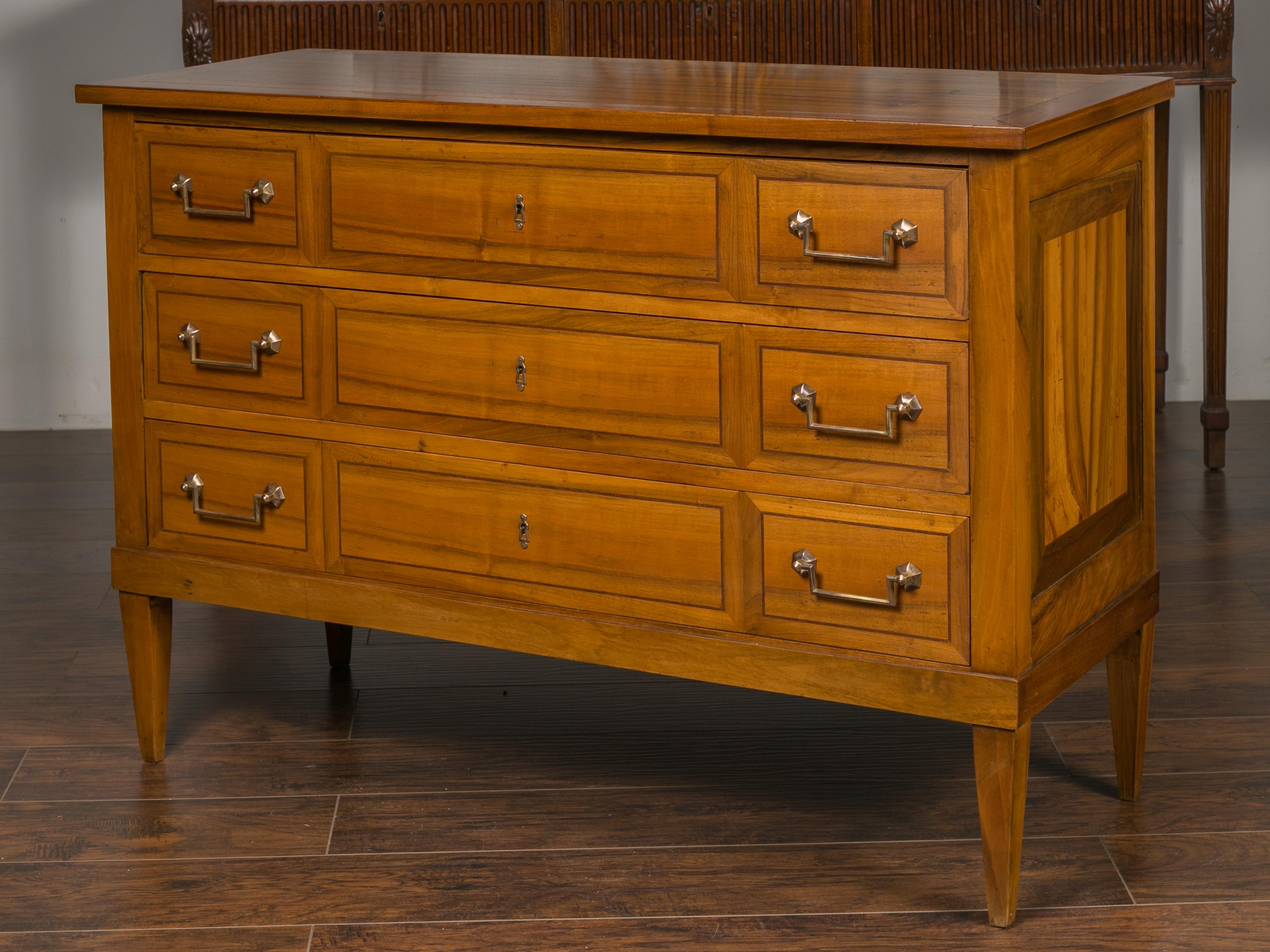 French 1900s Directoire Style Walnut Three-Drawer Commode with Banding For Sale 9