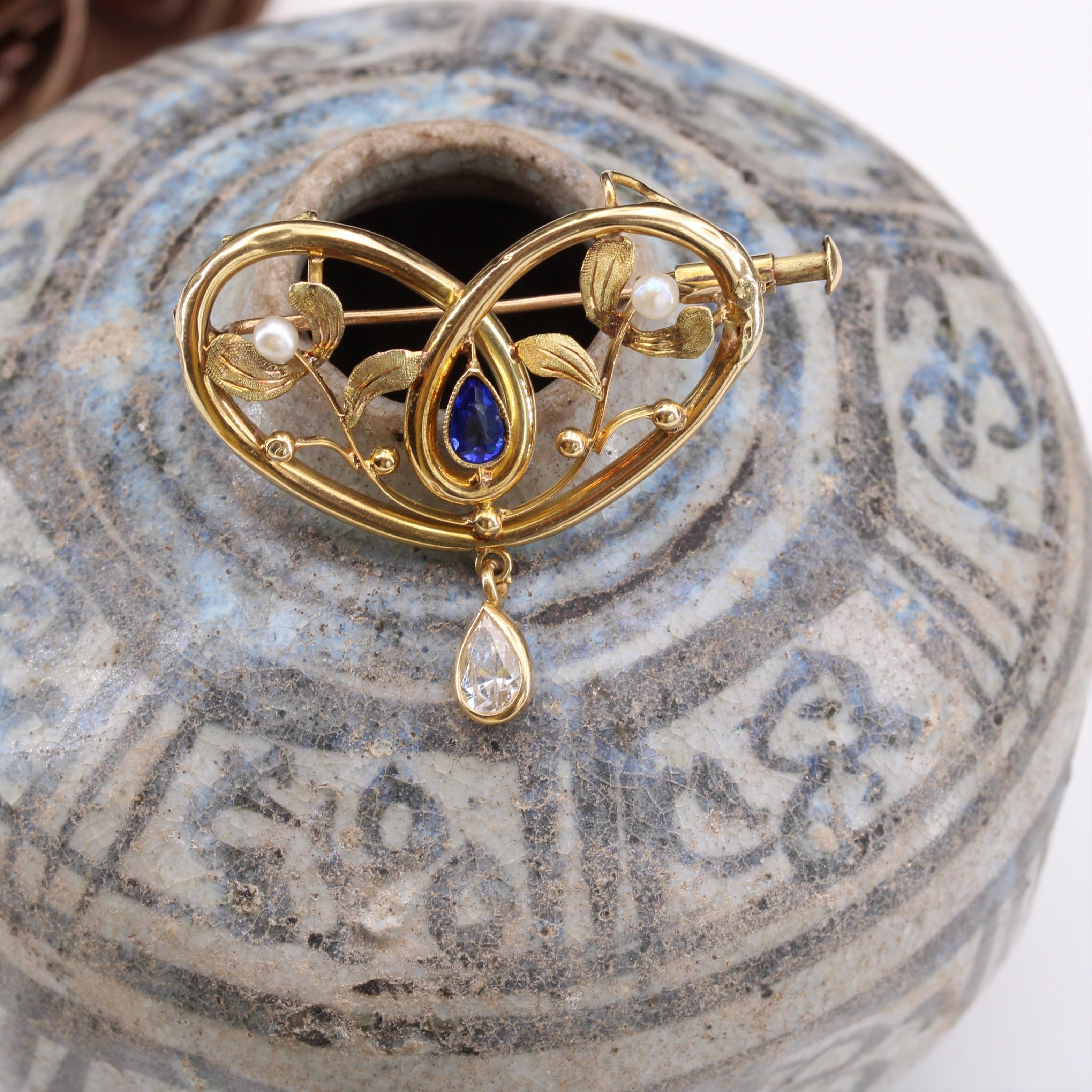 Women's French 1900s Fine Pearl Blue Stone 18 Karat Yellow Gold Brooch Pendant