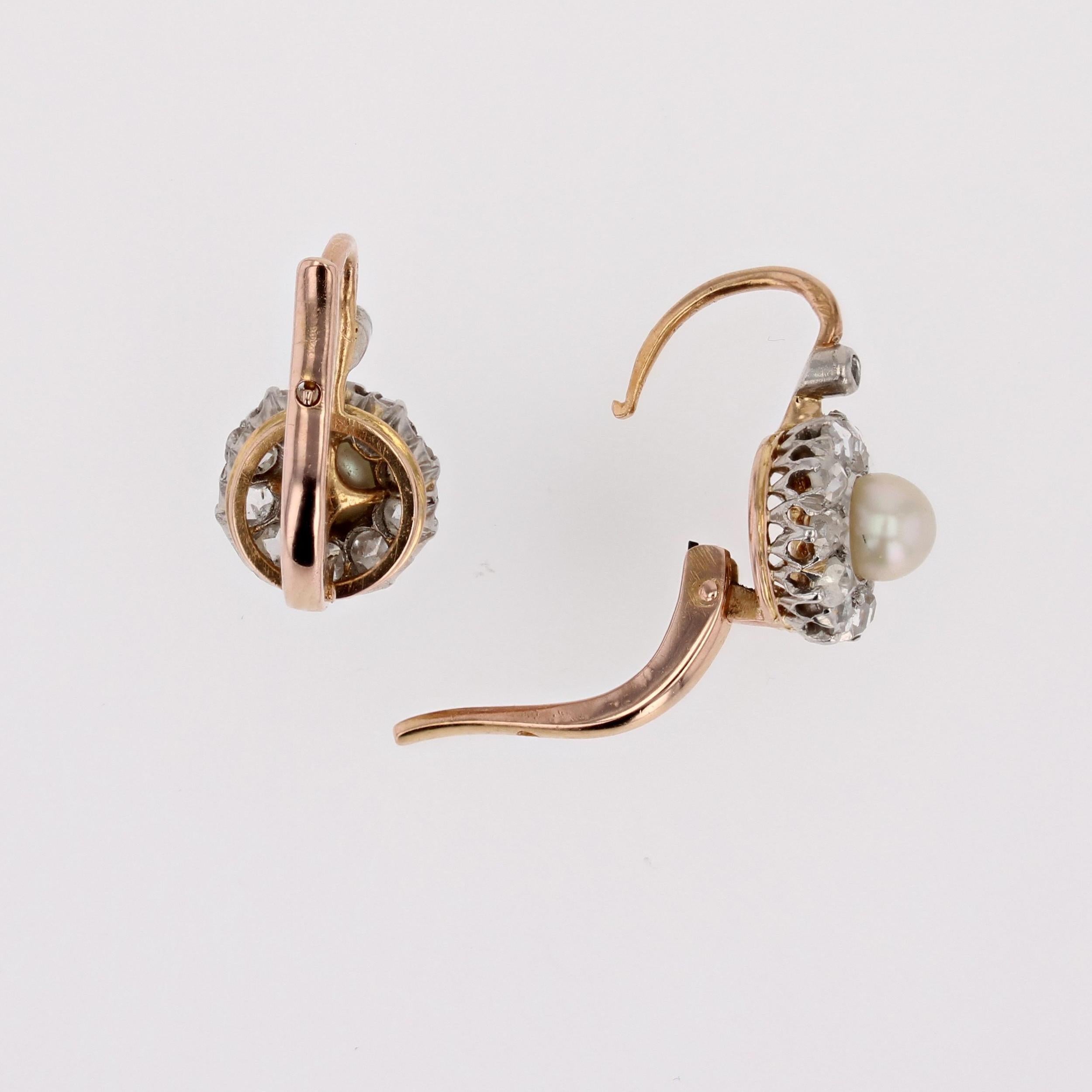 Französische 1900er Jahre Ohrringe mit Klappbrisur aus 18 Karat Roségold mit feinen Perlen und Diamanten 4