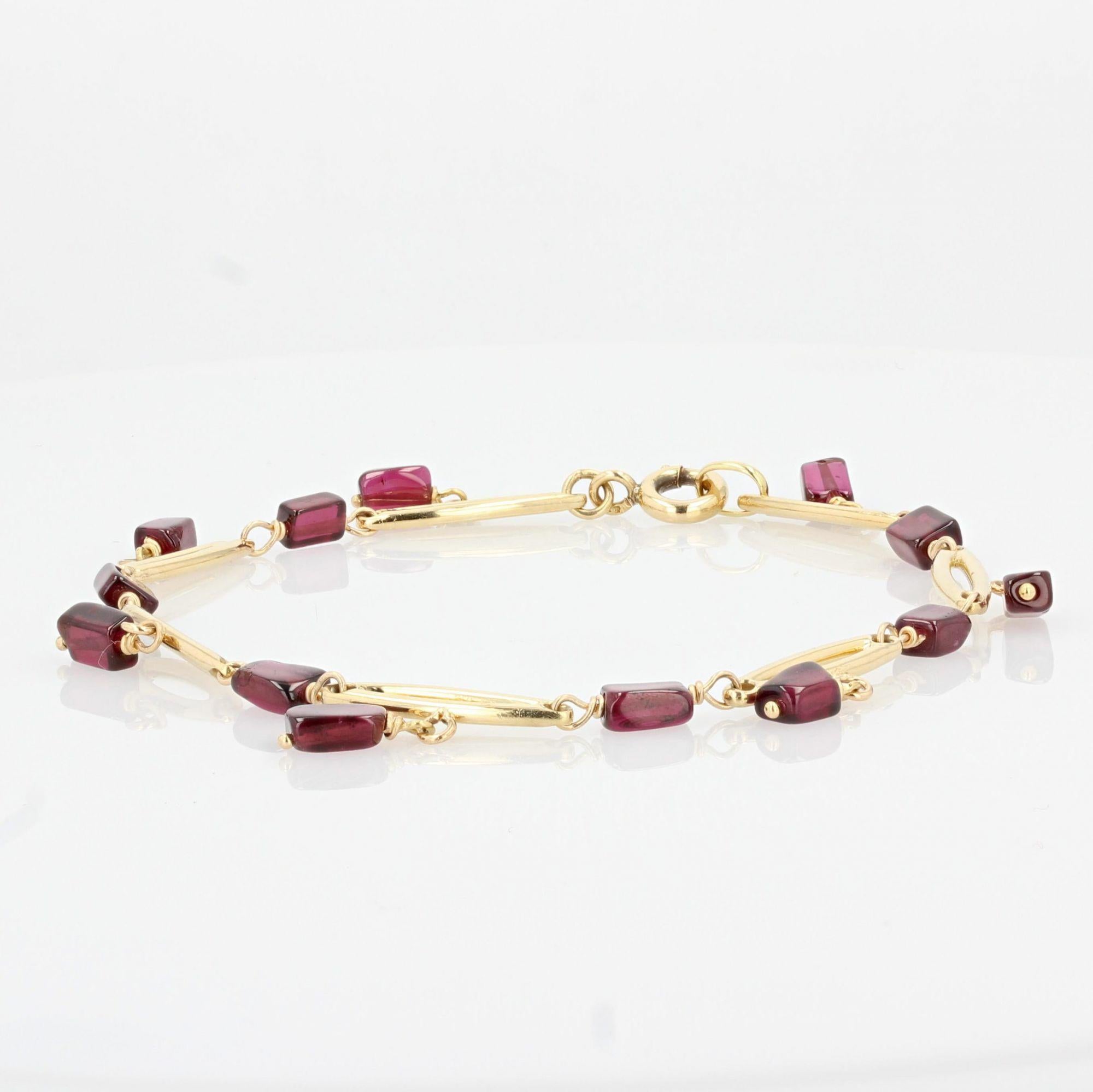 French 1900s Garnet 18 Karat Yellow Gold Bracelet For Sale 1